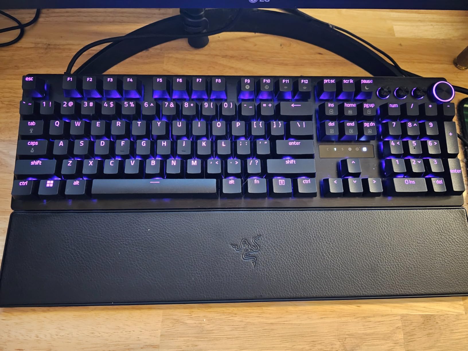 Razer Huntsman V3 Pro Esports Gaming Keyboard, Black | Analog Optical Switches, Snap Tap, Rapid Trigger, Adjustable Actuation, Media Keys & Dial, Doubleshot PBT Keycaps, Wrist Rest customer photo 2