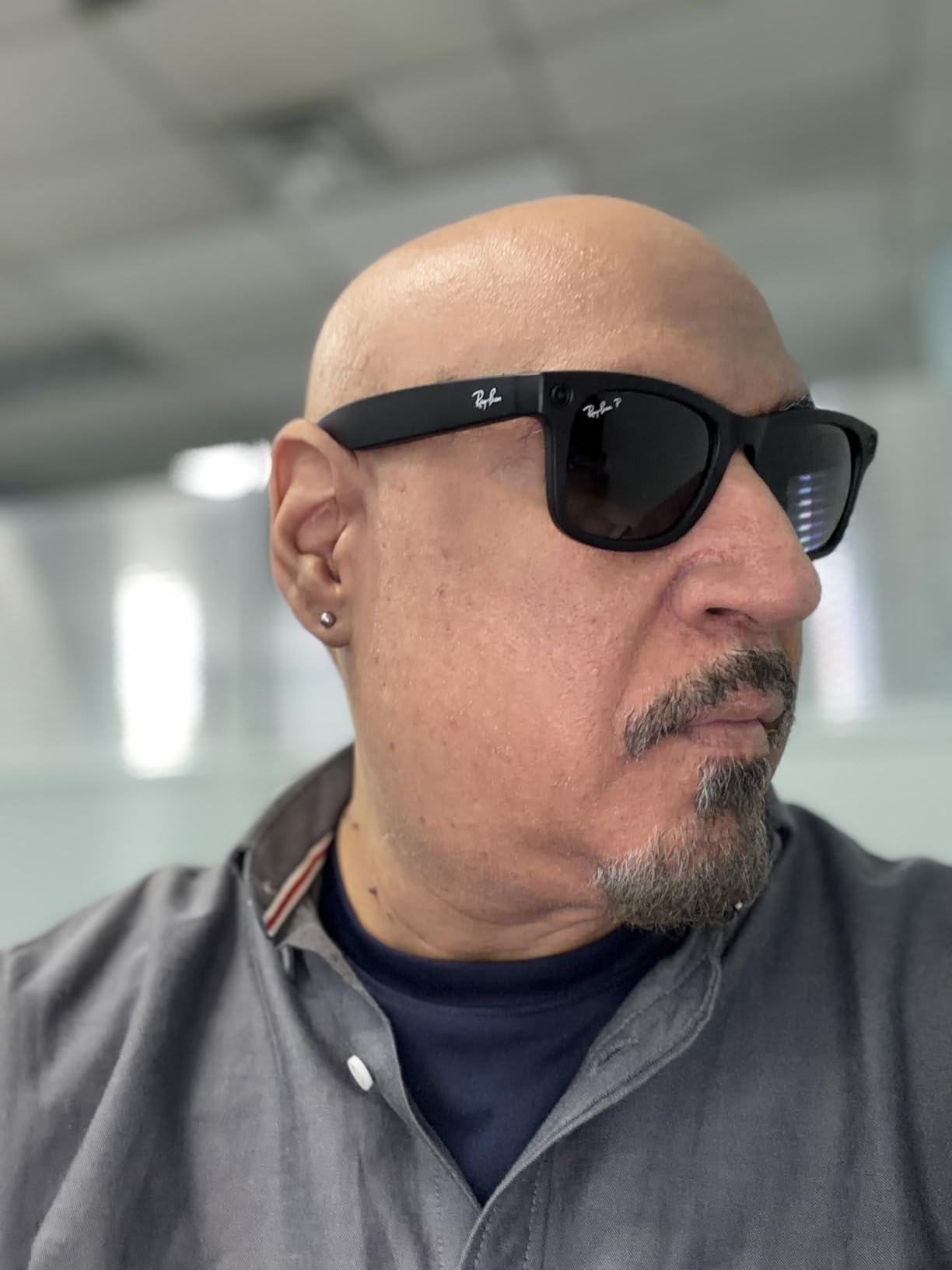 Meta Ray-Ban (Gen 1), Wayfarer Large, Matte Black | Smart AI Glasses for Men, Women - 12 MP Ultra-Wide Camera, Audio, Video Recording, Bluetooth - Polarized Gradient Graphite Lenses - Sunglasses customer photo 1