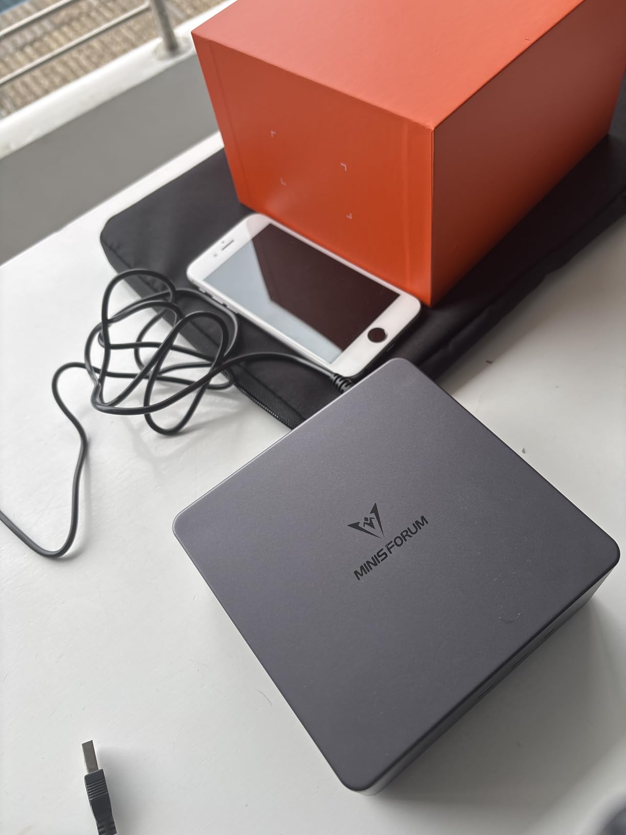 MINISFORUM Venus UM790 Pro Mini PC AMD Ryzen 9 7940HS up to 5.2 GHz 32 GB DDR5 1 TB SSD Radeon 780M Graphics, 4X USB3.2, 2X USB4, 2X HDMI 2.1, PCIe4.0x2, BT5.3, RJ45 2.5G customer photo 1