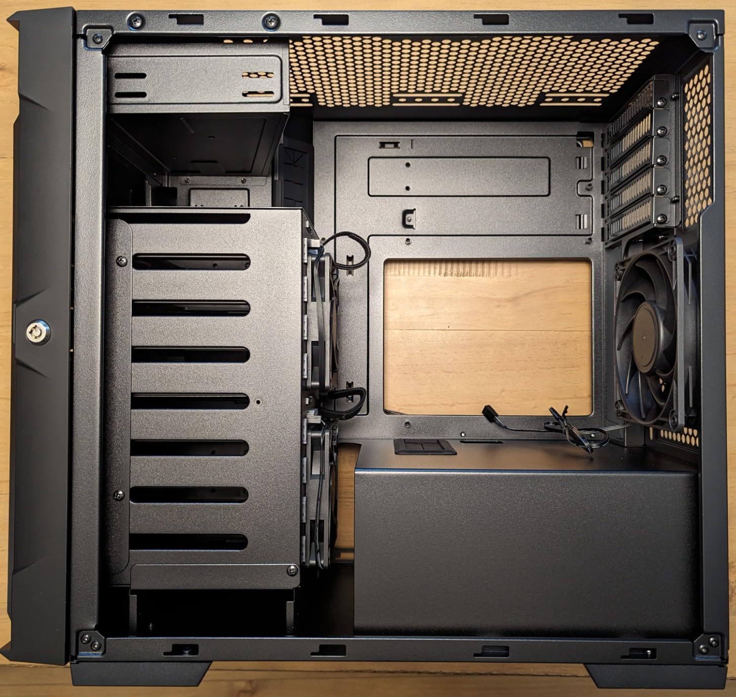 SilverStone Technology CS382 8-Bay SAS-12G / SATA-6G Hot-swappable High Performance Micro-ATX NAS Chassis, SST-CS382 customer photo 1