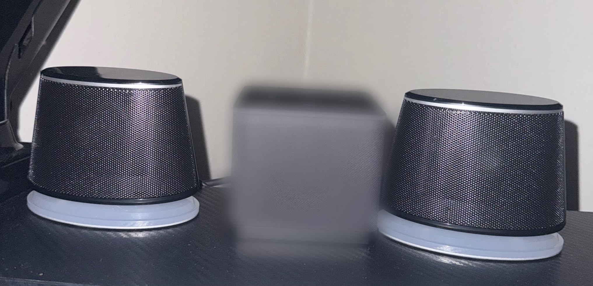 Amazon Basics Bluetooth Computer Speakers with USB 3.0, LED Blue Lighting, Volume Control, USB Powered, Set of 2 customer photo 2