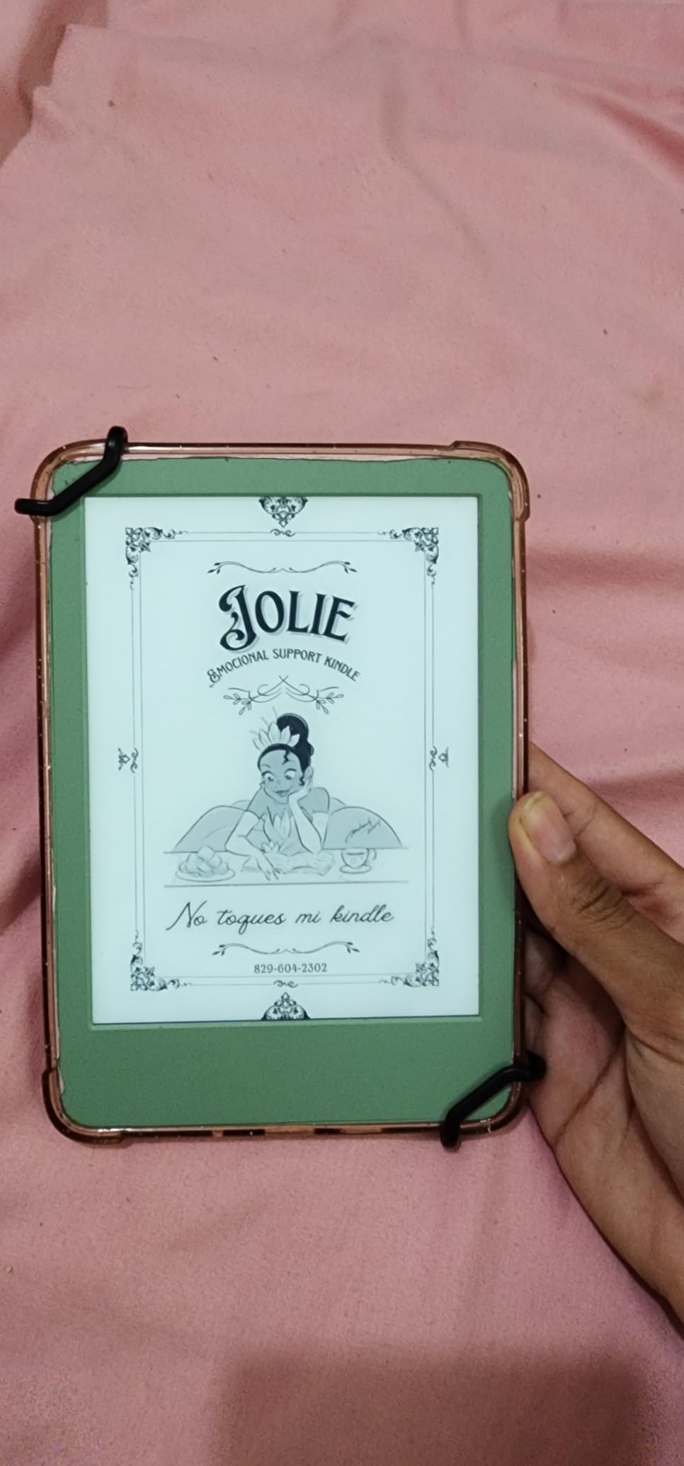 Amazon Kindle 16 GB (newest model) - Lightest and most compact Kindle, now with faster page turns, and higher contrast ratio, for an enhanced reading experience - Black customer photo 1