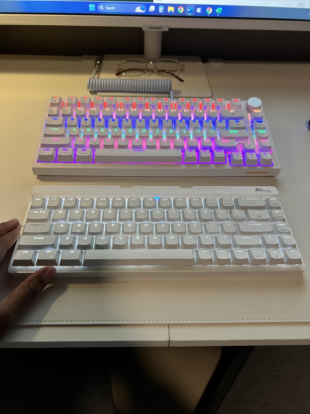 RK ROYAL KLUDGE F68 60% Foldable Low Profile Wireless Mechanical Keyboard | Extremely Portable Wireless Keyboard with Aluminum Body, Built-in Stand Holder, 68 Keys Foldable Compact Keyboard BT5.0 customer photo 1