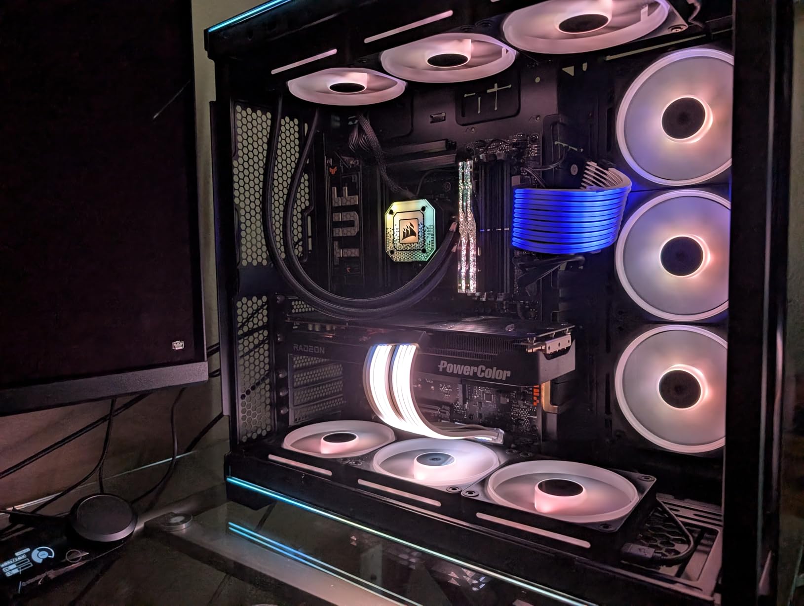 Lian Li O11D EVO RGB Case-Black-O11DERGBX.US | ARGB lighting strips, Up to 420mm radiator, Cable management, Front and side tempered glass panels, Reversible chassis customer photo 2