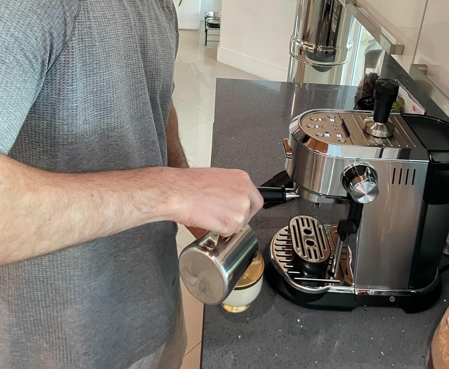 De'Longhi Dedica Maestro Plus Espresso Machine, Automatic Steam Wand, 3 Coffee Temp & Milk Foam Settings, 54oz Removable Tank, Easy-to-Clean Dishwasher-Safe Parts, Compact Stainless Steel Design customer photo 1