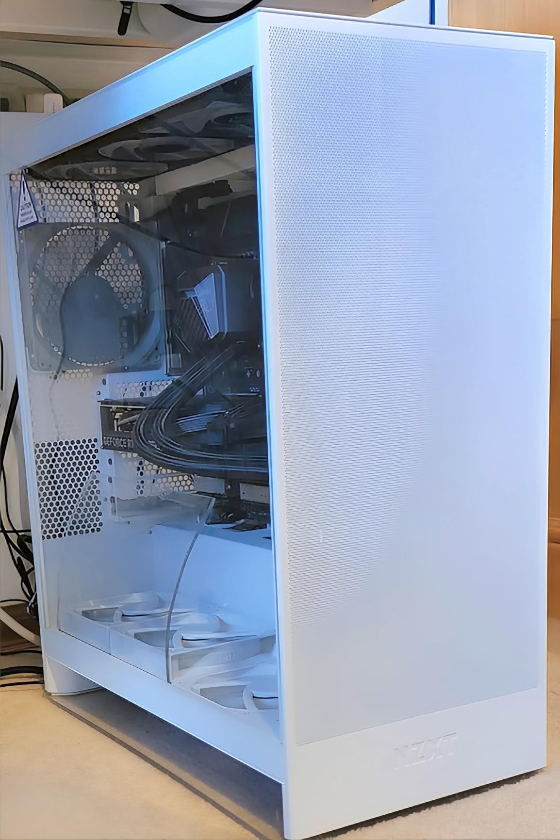 NZXT H7 Flow - Mid-Tower ATX Airflow PC Case - Black | Airflow-first ATX mid-tower. Bottom-mount fans for direct GPU cooling, 420mm front radiator support, clean cable routing. customer photo 2