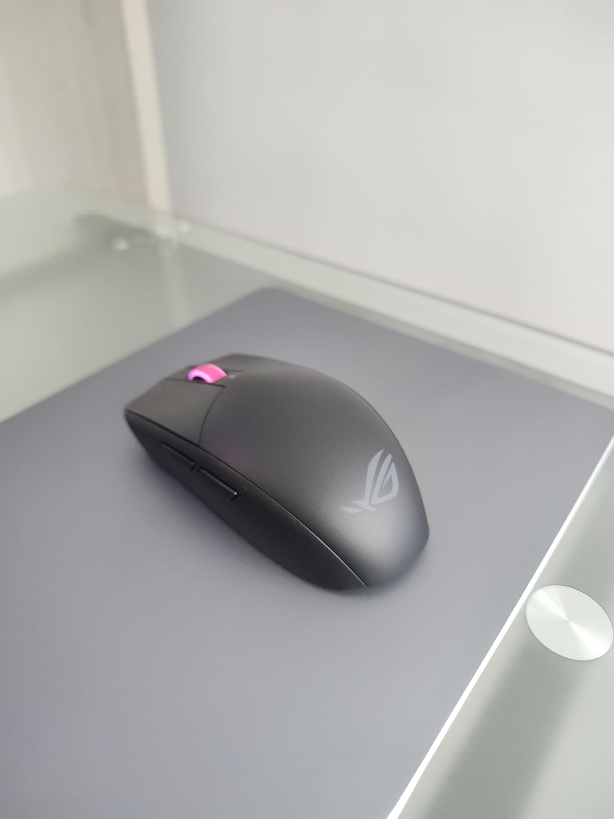 ASUS ROG Strix Impact III Wireless Gaming Mouse, 57 G Lightweight, 36K DPI Sensor, Bluetooth & 2,4GHz RF, ROG SpeedNova, Up to 618hrs Battery Life, Replaceable Switches, ROG Omni Receiver, Black customer photo 1