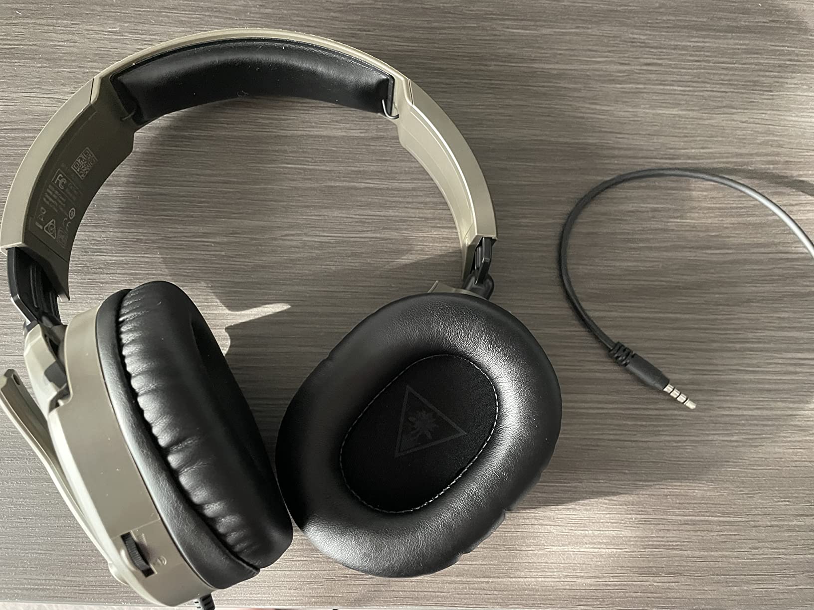 Turtle Beach Recon 70 Wired Multiplatform Gaming Headset for PS5, PC, Xbox | PlayStation, PS4, Xbox Series X|S, Xbox One, Mobile, Flip-to-Mute Mic, 40mm Speakers, Lightweight, Soft Earpads, Black customer photo 2