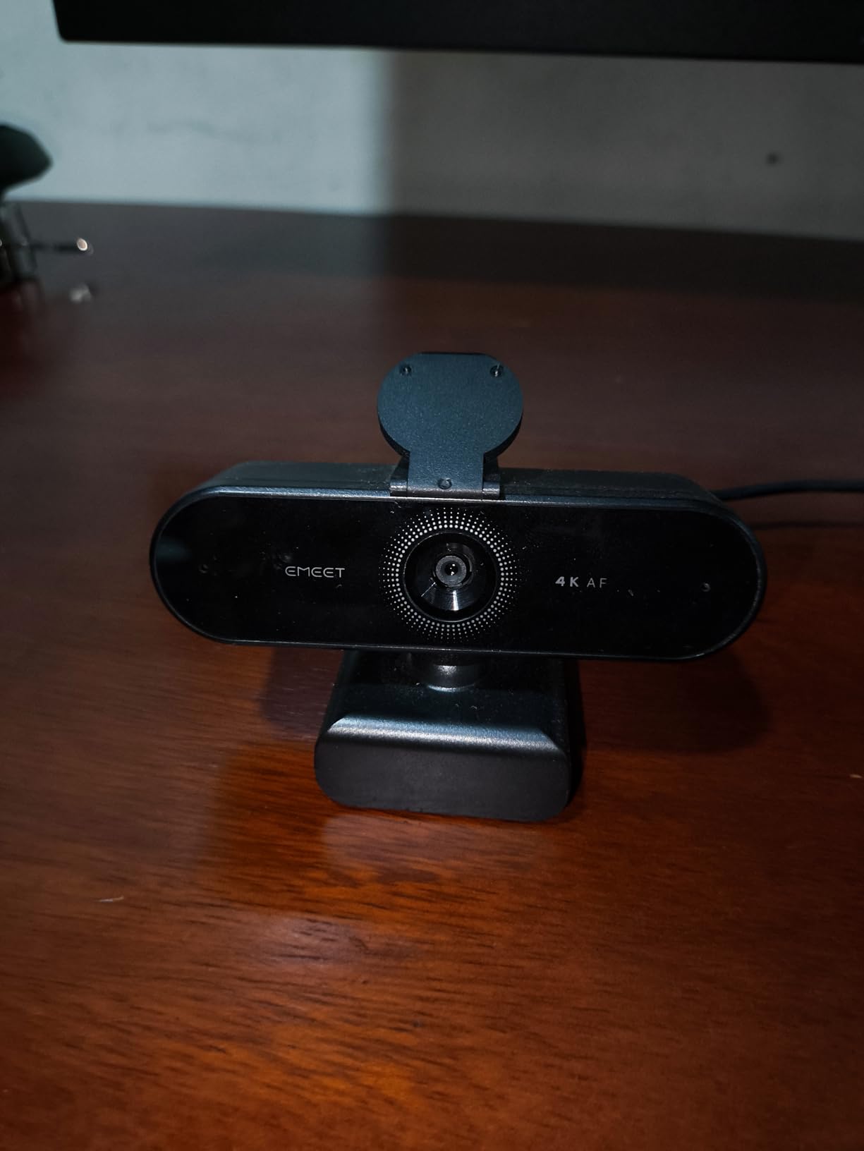 EMEET NOVA 4K Webcam for PC, Ultra 4K HD, PDAF Autofocus, Dual Omni Mics | 73° FOV, Auto Light Correction, USB-A, Privacy Cover, Ideal for High-End Business Meetings&Live Streaming customer photo 1