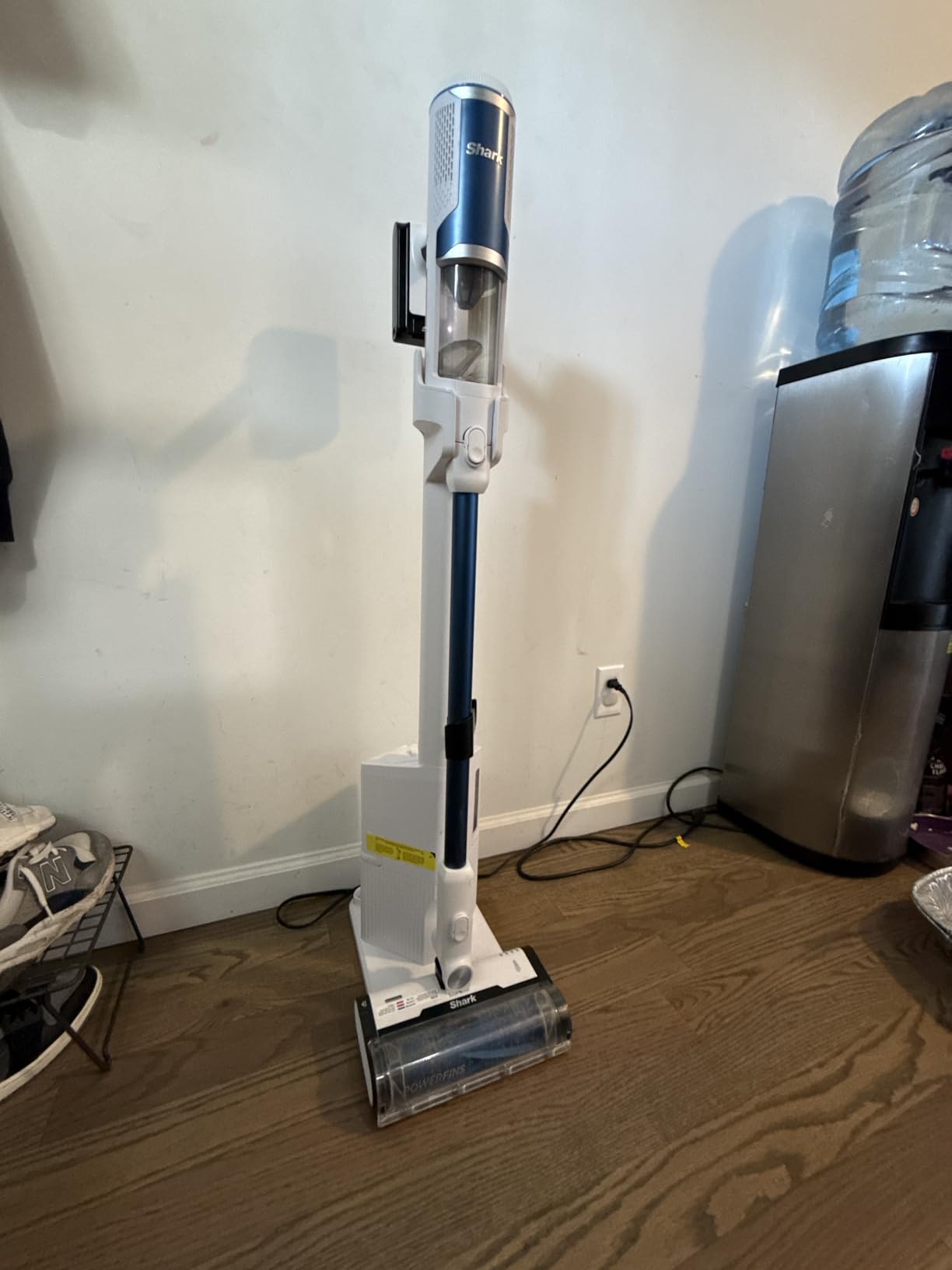 Shark Clean & Empty Cordless Stick Vacuum, White & Blue, BU3523, Auto-Empty, Lightweight, HEPA Filter, Exclusive Motorized Hand Tool for Pet Hair, Carpets & Hard Floors, 40-Min Runtime customer photo 1