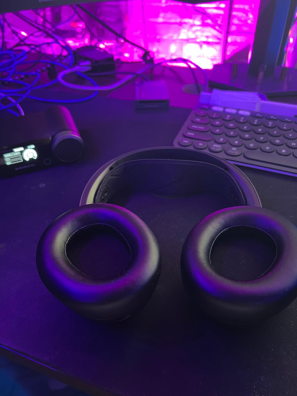 SteelSeries Arctis Nova Pro Wireless Multi-System Gaming Headset - Neodymium Magnetic Drivers - Active Noise Cancellation - Infinity Power System - Gen 2 Mic - PS5, PS4, PC, Switch, Mobile - White customer photo 2