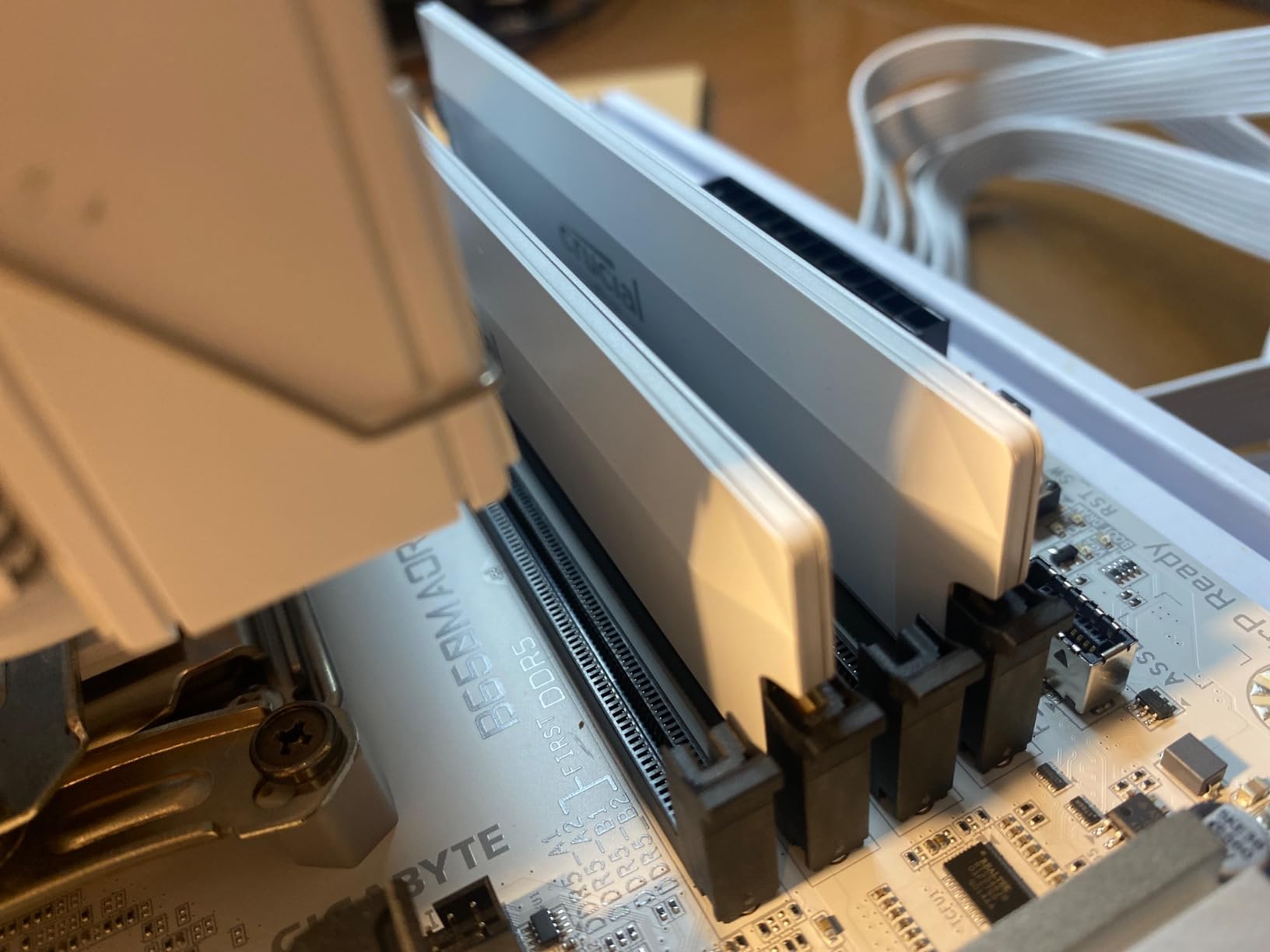 Crucial Pro 32GB DDR5 RAM Kit (2x16GB), CL36 6000MHz, Overclocking Desktop Gaming Memory, Intel XMP 3.0 & AMD Expo Compatible, White customer photo 2