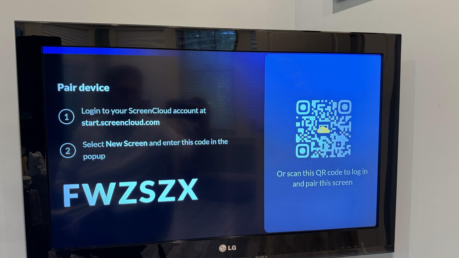 Amazon Signage Stick - Professional Digital Signage 4K Media Player - Designed for Businesses of All Sizes, Easy Setup with free Mobile App, and CMS Compatibility customer photo 1