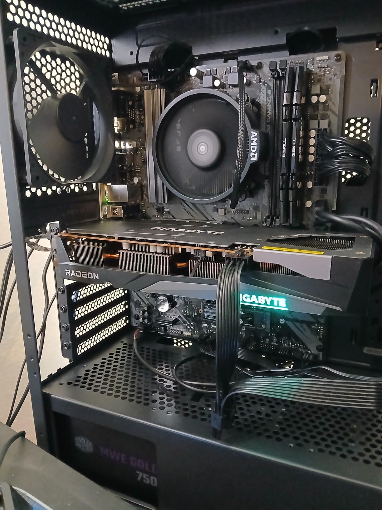 Cooler Master MWE Gold 750 V3 Fully Modular Power Supply - 750W 80+ Gold Certified PSU, Cybenetics Platinum, 90° 12V-2x6 PCIe 5.1, ATX 3.1 Support, Low Noise Zero-RPM Mode, 10-Year Warranty customer photo 2