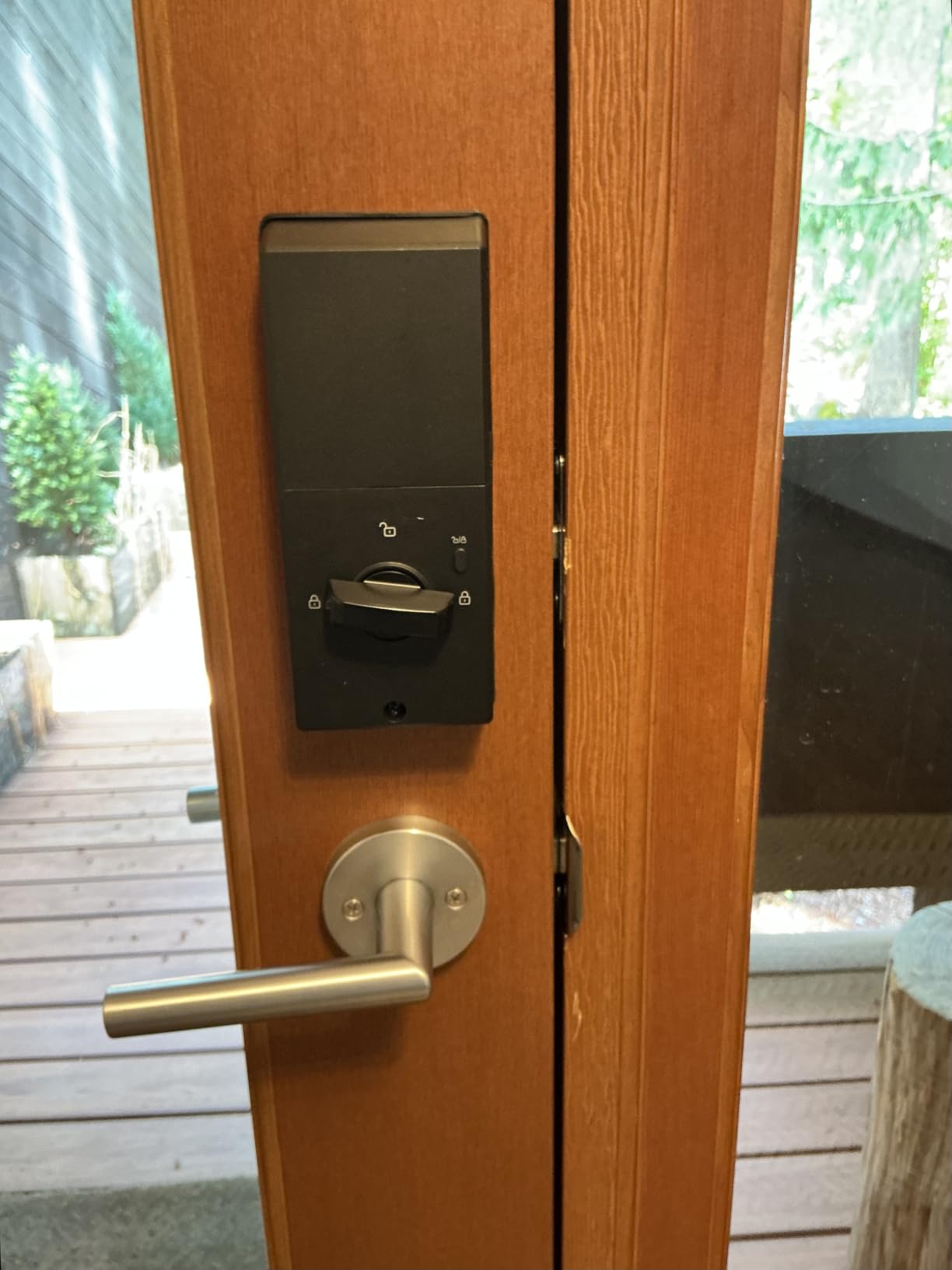 Ulecoce Fingerprint Keypad Deadbolt with Knob Set, Keyless Entry Door Lock with App Control, Door Locks for Front Door, Auto Lock & One-Touch Lock, 100+ User Codes & 5 Keys, Easy Installation, Matte Black customer photo 2