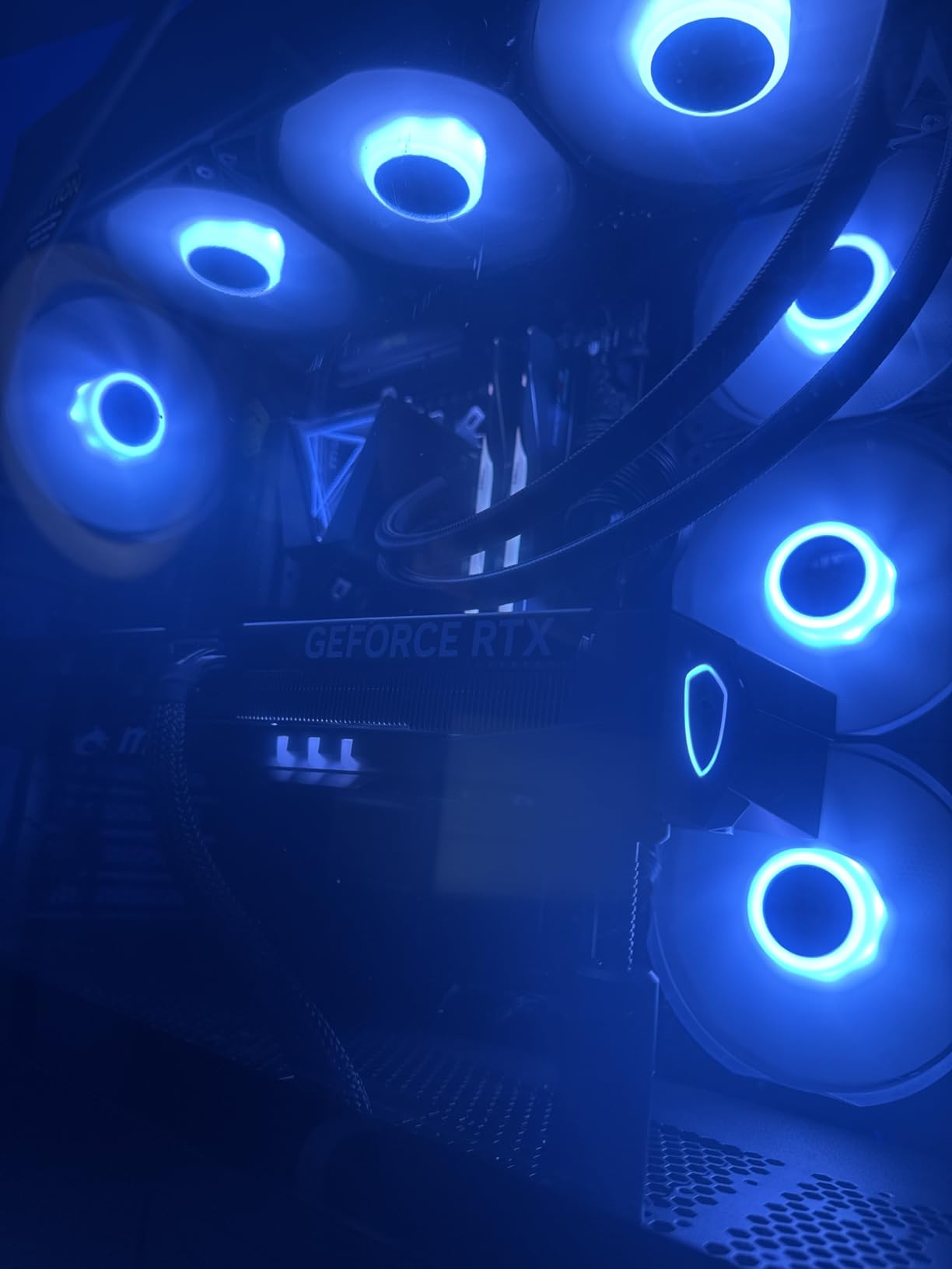 MSI MAG CoreLiquid I360 Black - AIO ARGB CPU Liquid Cooler - Infinity Mirror Design - UNI Bracket - 360mm Radiator - Triple 120mm ARGB PWM Fans - LGA 1700/1851 / AM5/AM4 Compatible customer photo 1