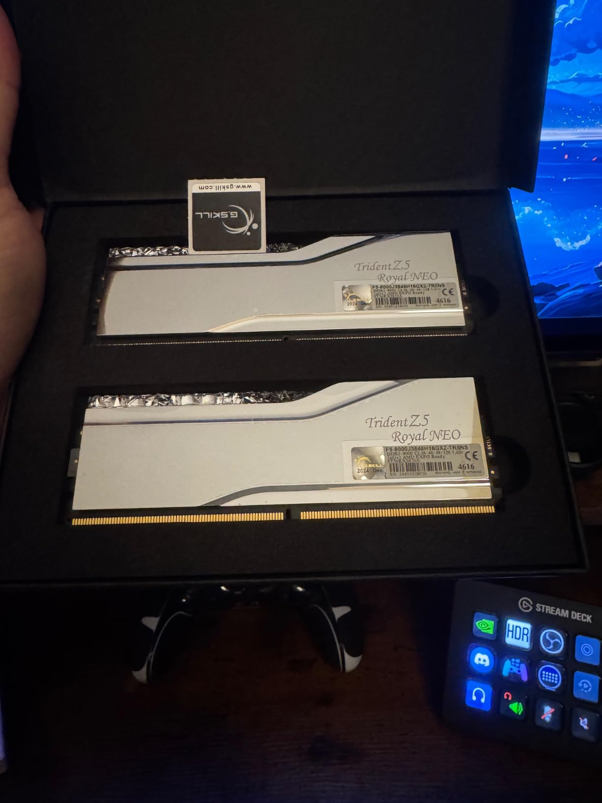G.SKILL Trident Z5 Royal Neo Series DDR5 RAM (AMD EXPO) 32GB (2x16GB) 8000MT/s CL38-48-48-128 1.45V Desktop Computer Memory - Silver (F5-8000J3848H16GX2-TR5NS) customer photo 1