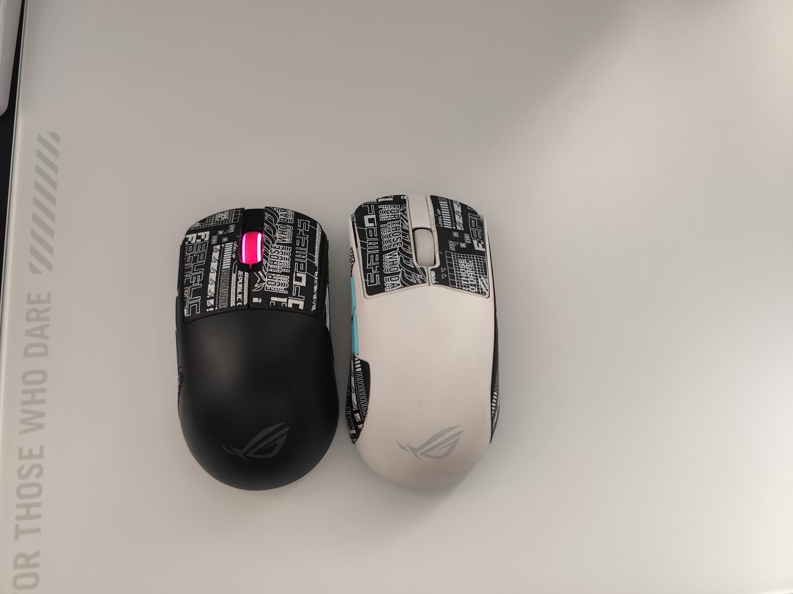 ASUS ROG Harpe Ace Mini Wireless Esports Gaming Mouse - Small Compact Design, Right-Handed, 49g Lightweight, Tri-Mode Connectivity, 36K DPI, up to 105Hr Battery, Pro-Approved, PC/Mac Support - Black customer photo 2