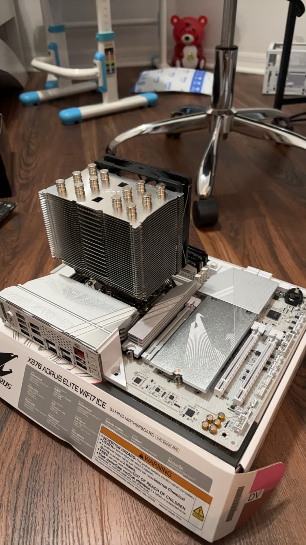 GIGABYTE X870 AORUS Elite WIFI7 ICE AMD AM5 LGA 1718 Motherboard, ATX, DDR5, 4X M.2, PCIe 5.0, USB4, WIFI7, 2.5GbE LAN, EZ-Latch, 5-Year Warranty customer photo 1