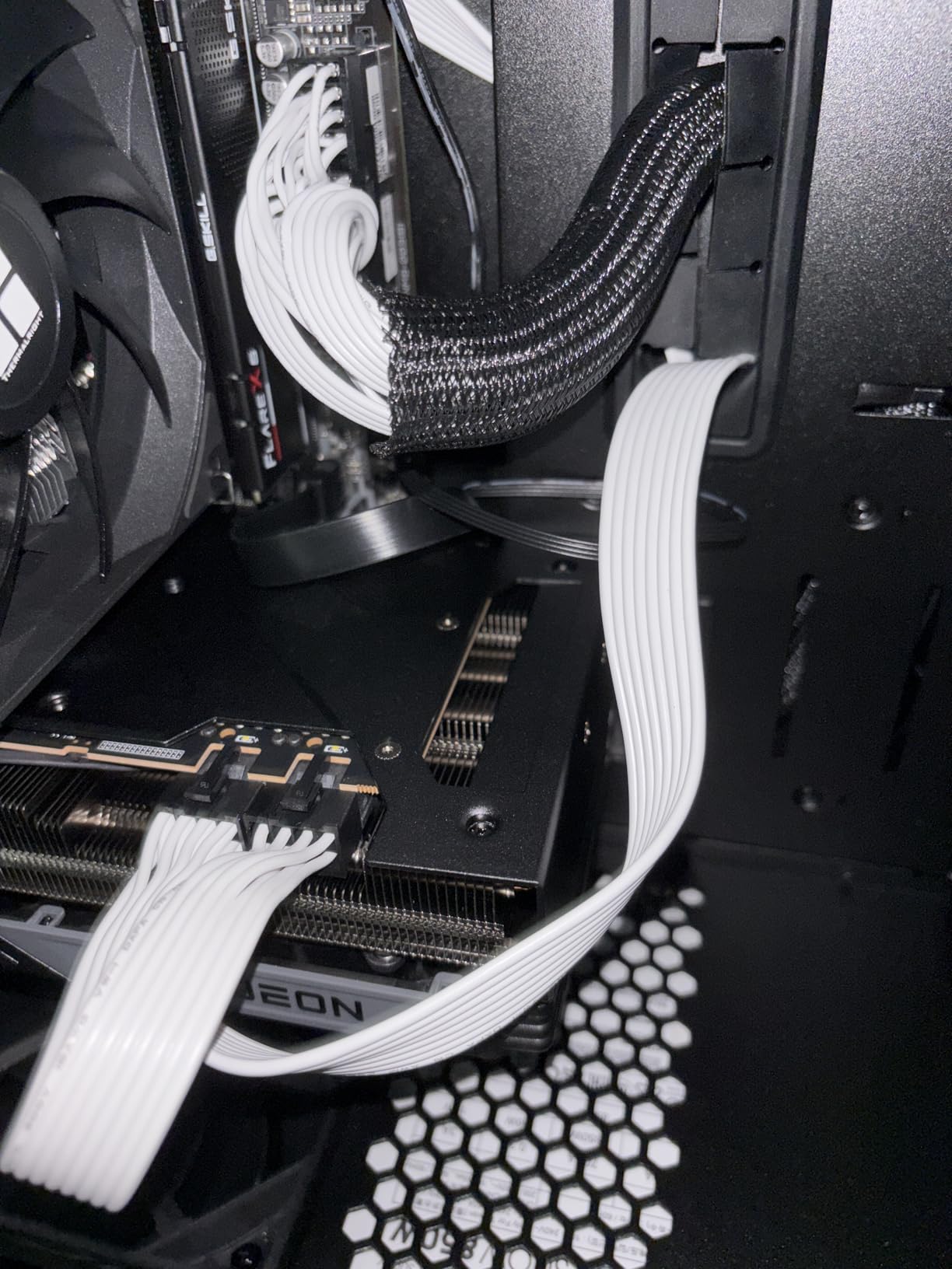 LIAN LI LANCOOL 207 Compact ATX RGB Gaming Computer Case, Black | Airflow Optimized Mesh Panels, 2x140mm ARGB, 2x120mm PWM Fans Pre-Installed, USB Type-C Port customer photo 1