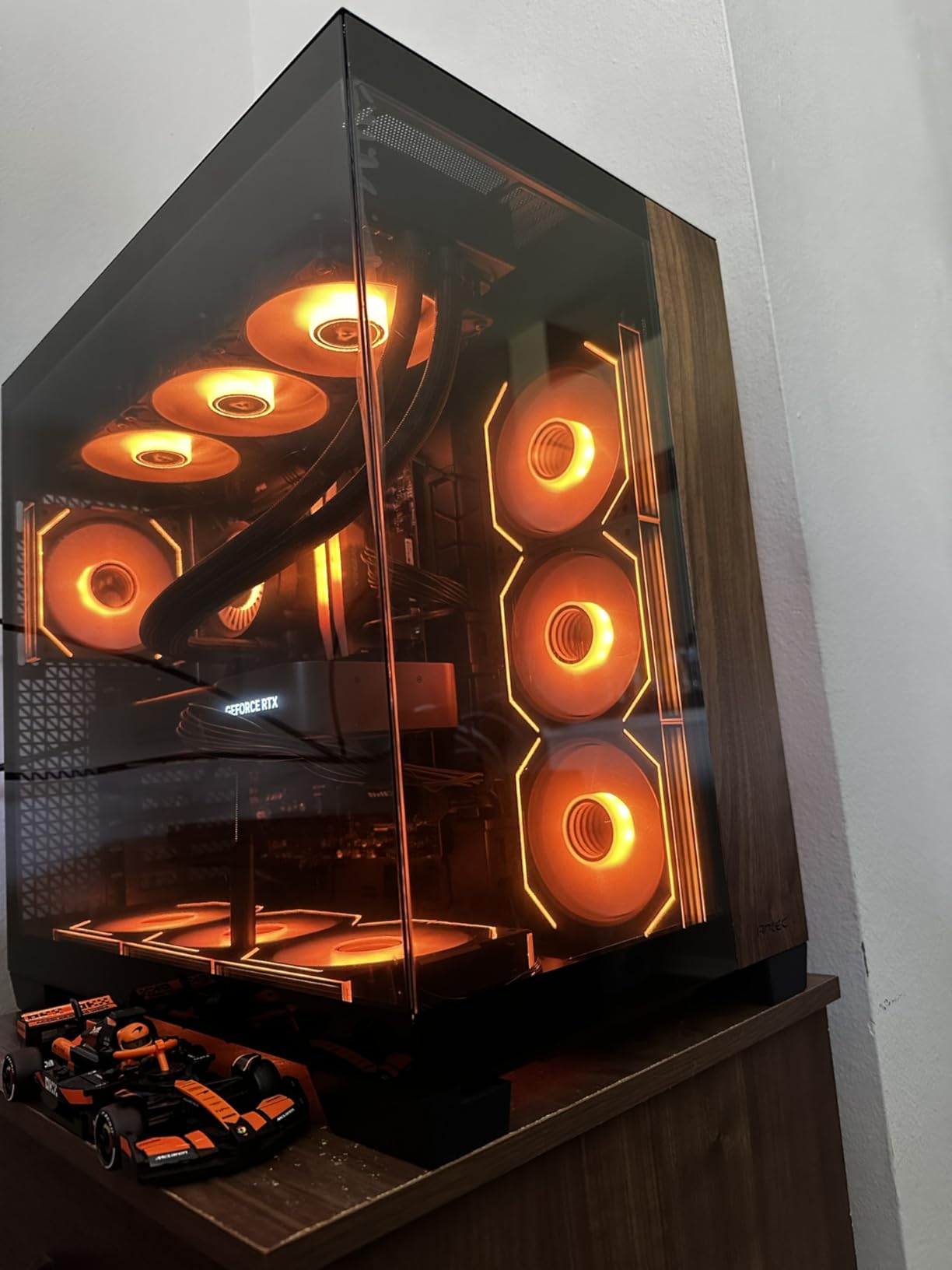 CORSAIR RM1000x Fully Modular Low-Noise ATX Power Supply - ATX 3.1 Compliant - PCIe 5.1 Support - Cybenetics Gold Efficiency - Native 12V-2x6 Connector - Black customer photo 2