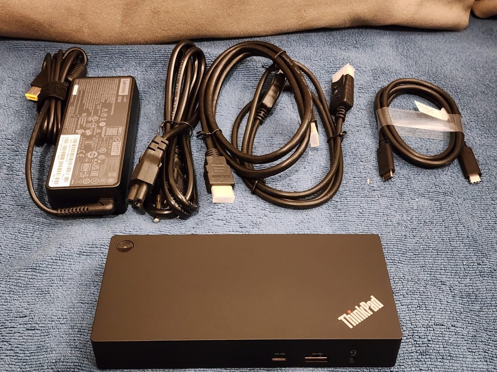 40AY0090US Lenovo Thinkpad Docking Station Dual Monitor - Supports 4K Display, Thinkpad Dock with 90W Adapter, HDMI, DisplayPort, USB C Cables & Cloth - Lenovo Docking Station customer photo 1