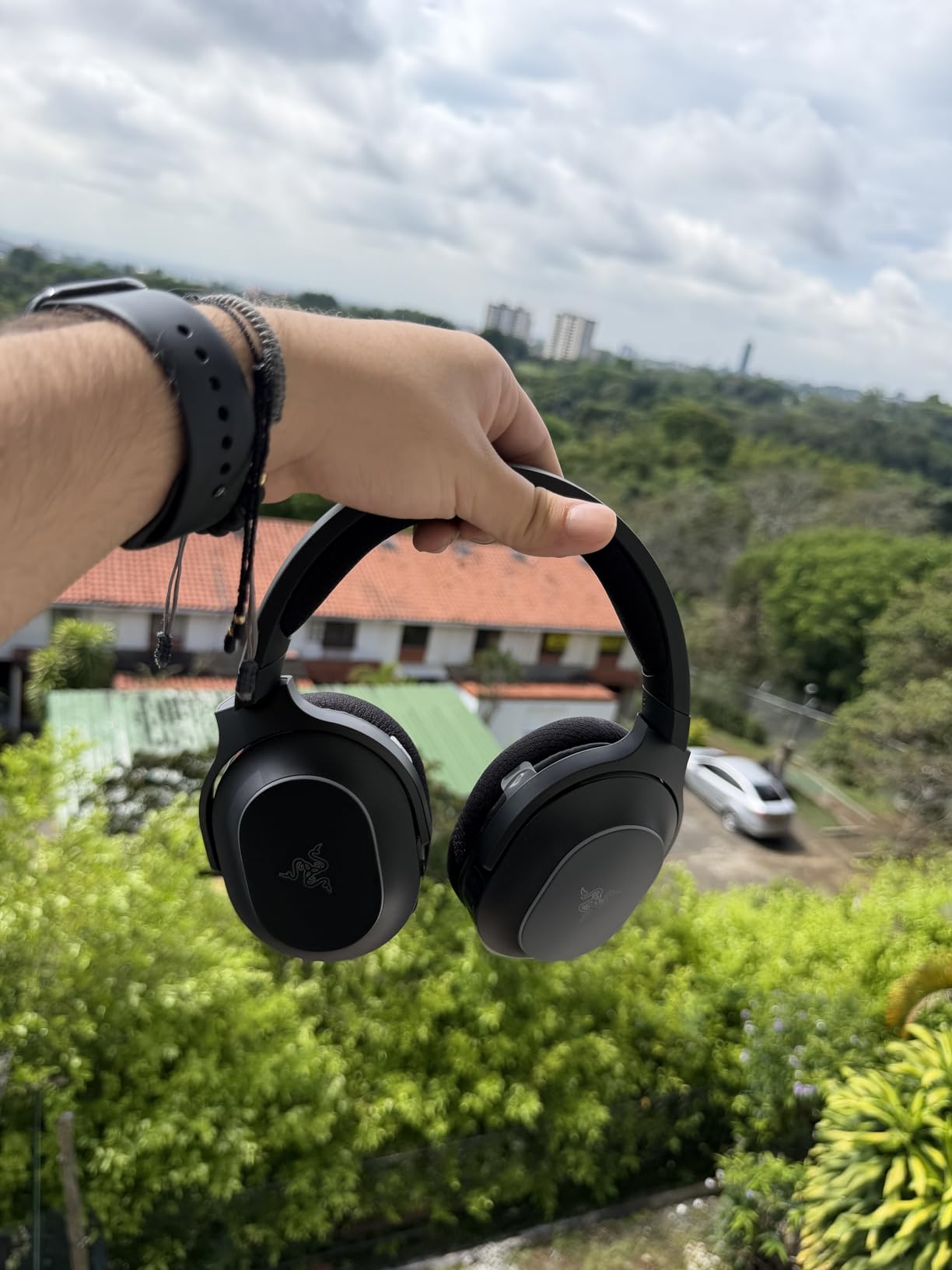 Razer Barracuda X Chroma Wireless Gaming Headset, 2.4 Ghz, Black | Bluetooth, Lightweight, Chroma RGB, 40mm Drivers, Cardioid Mic, 70 Hr Battery, for PC, Mac, PS5, Switch 2, Smartphone customer photo 2