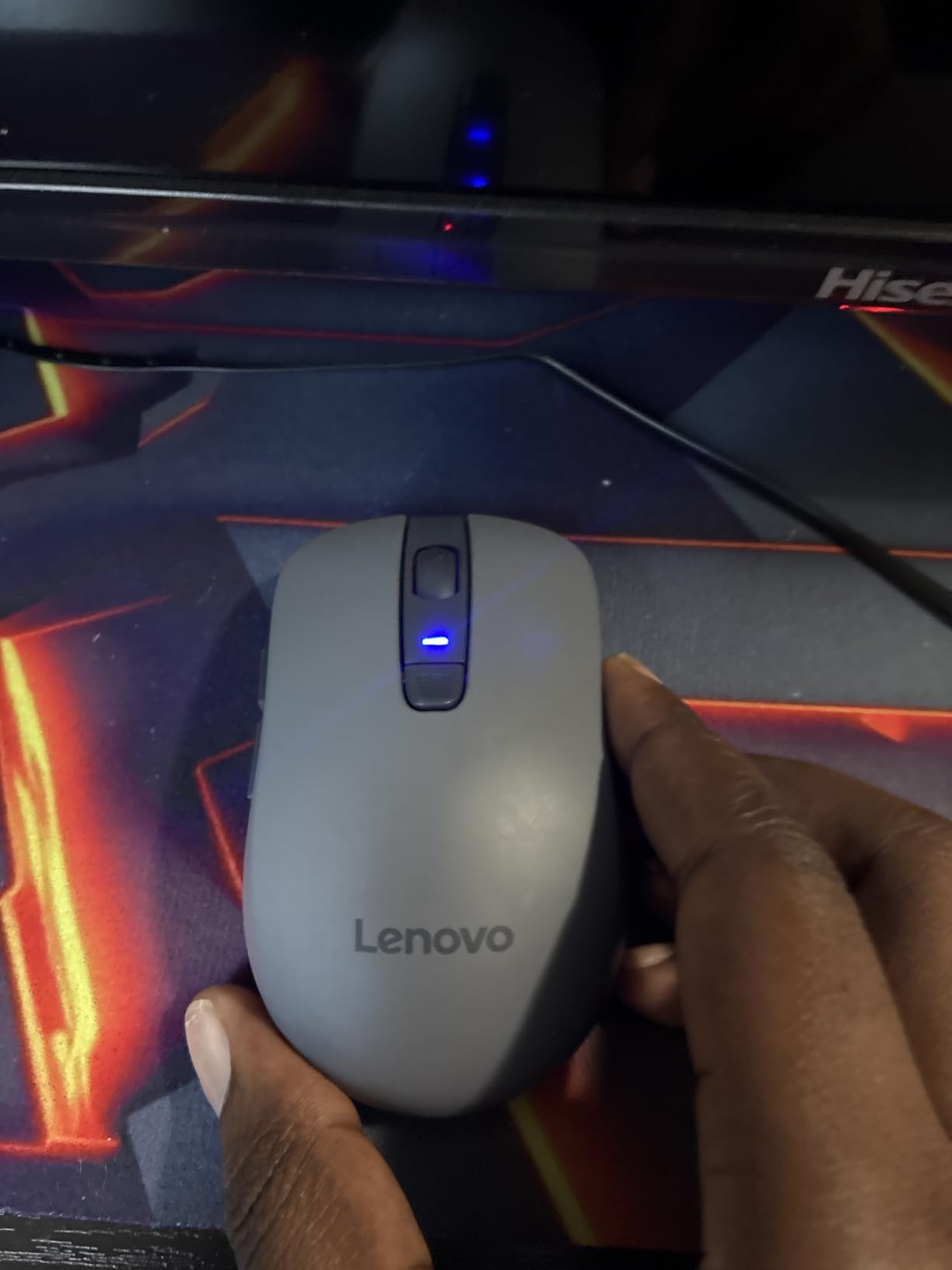 Lenovo WL310 Bluetooth Silent Mouse, Ergonomic, Adjustable DPI, Silent Clicks, Bluetooth 5.0, Portable for Windows, Mac, and Chromebook, Grey customer photo 2