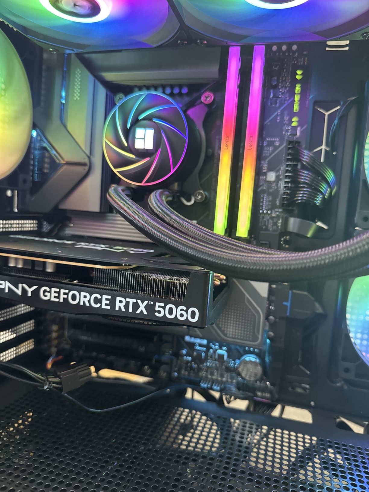 GIGABYTE Z890 Eagle WIFI7 Intel Core Ultra (Series 2) LGA 1851 Motherboard, ATX, DDR5, 4X M.2, PCIe 5.0, USB4, WIFI7, 2.5GbE LAN, EZ-Latch customer photo 1