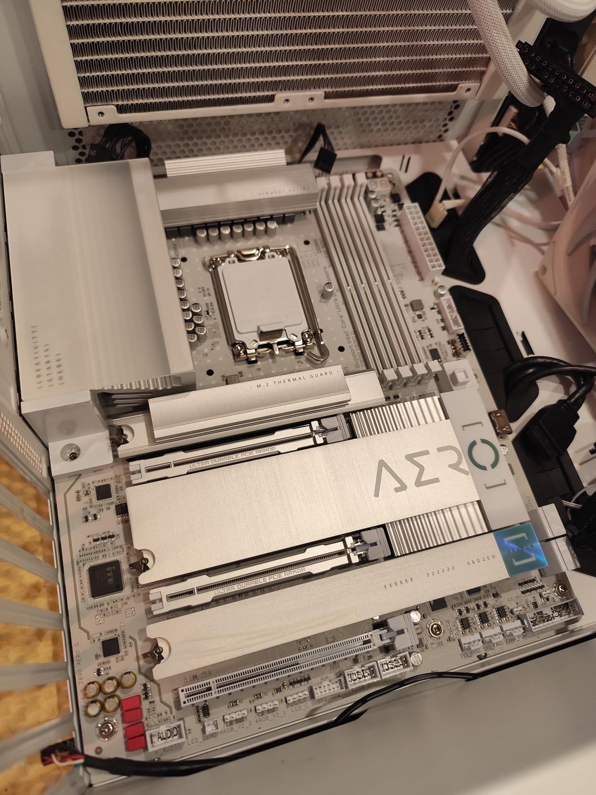GIGABYTE Z890 AERO G Intel Core Ultra (Series 2) LGA 1851 Motherboard, ATX, DDR5, 5xM.2, PCIe 5.0, Thunderbolt 4, WIFI7, Dual 2.5Gbe LAN, EZ-Latch customer photo 2