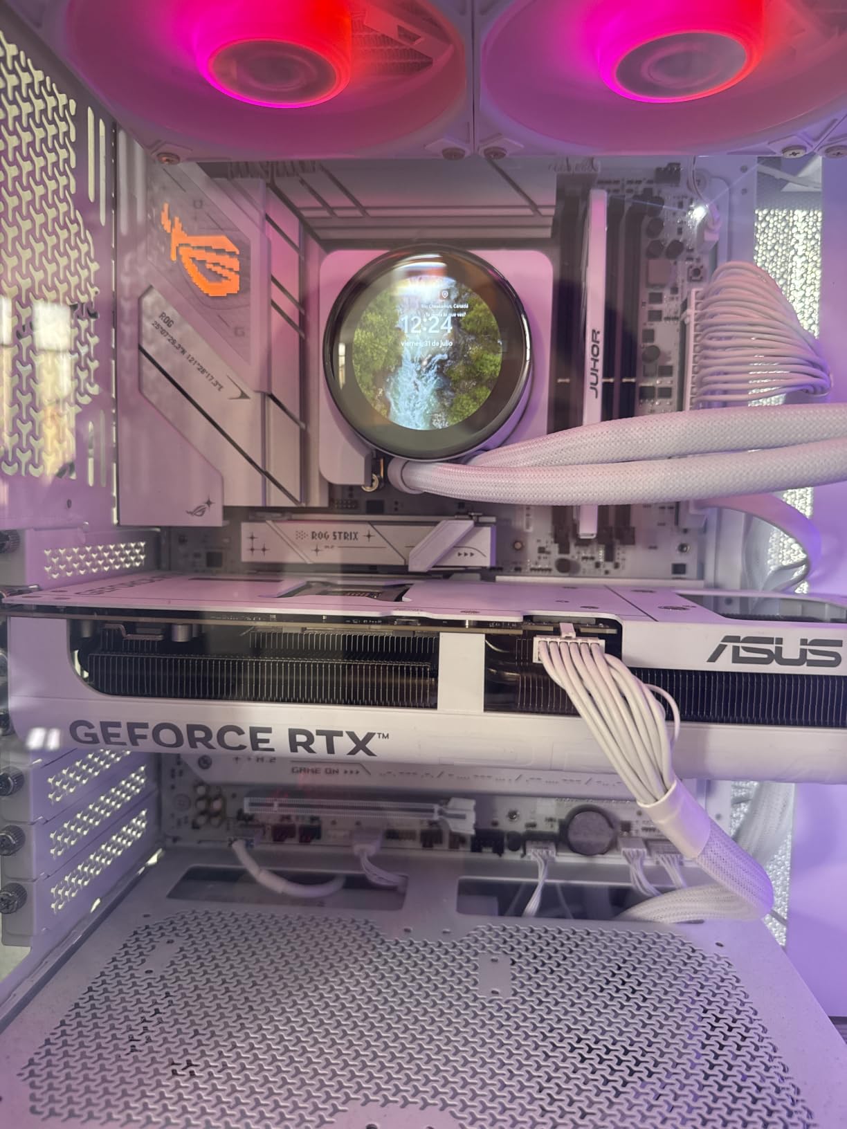 ASUS ROG Strix B850-A Gaming WiFi AMD AM5 B850 ATX Motherboard 14+2+2 Power Stages, DDR5 AEMP, 2.5G LAN, WiFi 7 with Q-Antenna, 4X M.2, PCIe® 5.0, USB 20Gbps Type-C, AI Networking II, ASUS AI Advisor customer photo 2