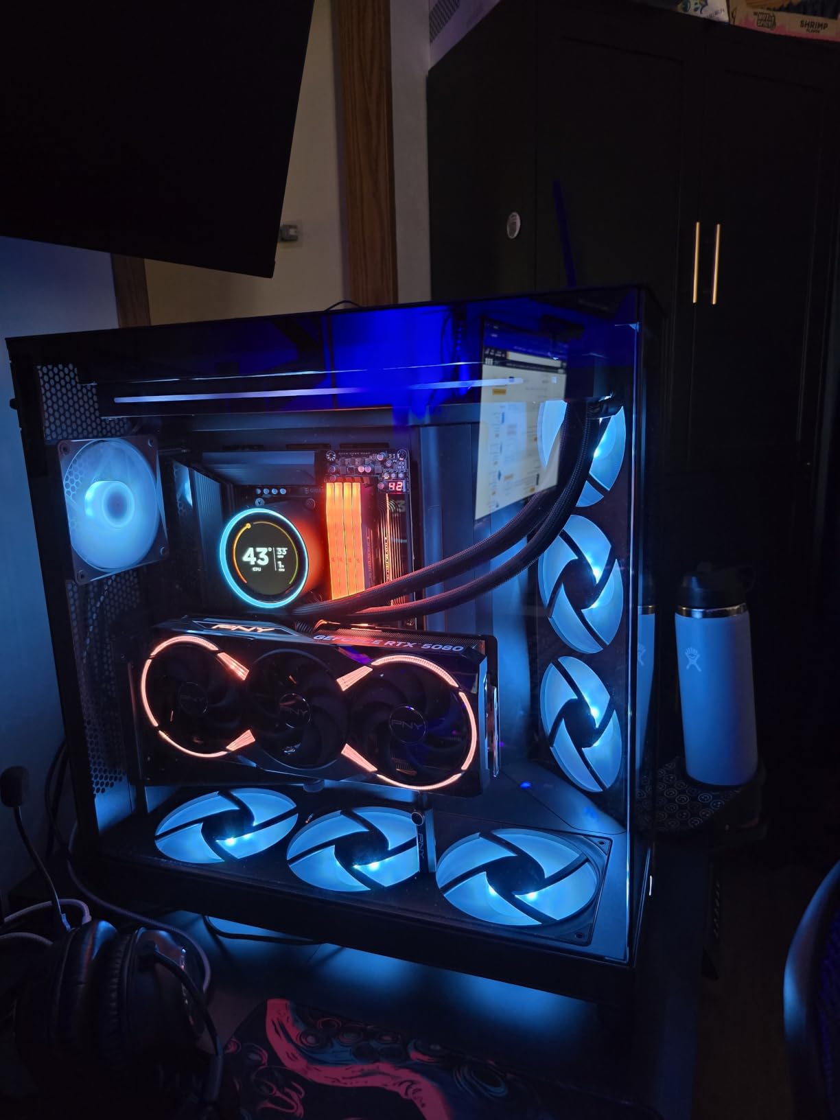 NZXT H9 Flow RGB+ (2025) - Large Dual-Chamber ATX Mid-Tower Airflow PC Case - Includes 7 RGB Fans (6 x 140mm, 1 x 120mm) & Control Hub - 420mm Radiator Support - Back-Connect Ready - Black customer photo 1