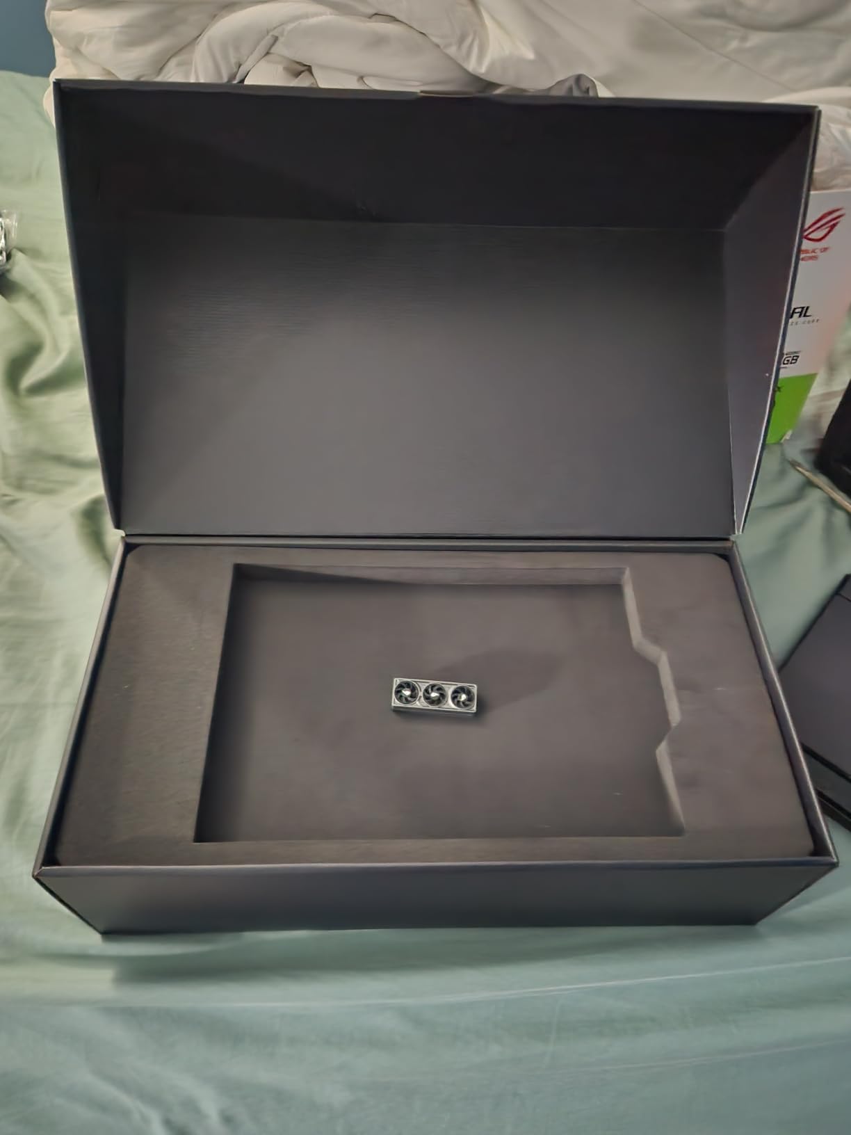 TUF Gaming NVIDIA GeForce RTX 5090 32GB GDDR7 OC Edition Graphics Card customer photo 2