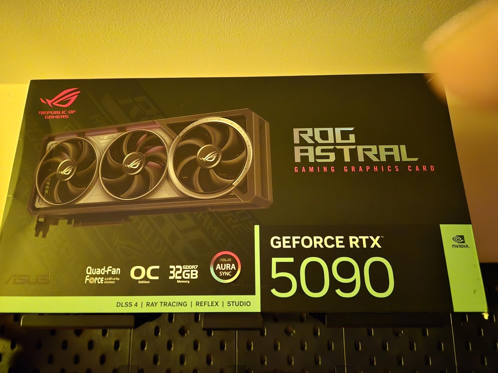 ASUS TUF Gaming NVIDIA GeForce RTX 5090 32GB GDDR7 Graphics Card (PCIe 5.0, HDMI/DP 2.1, 3.6-Slot, Vapor Chamber) customer photo 2