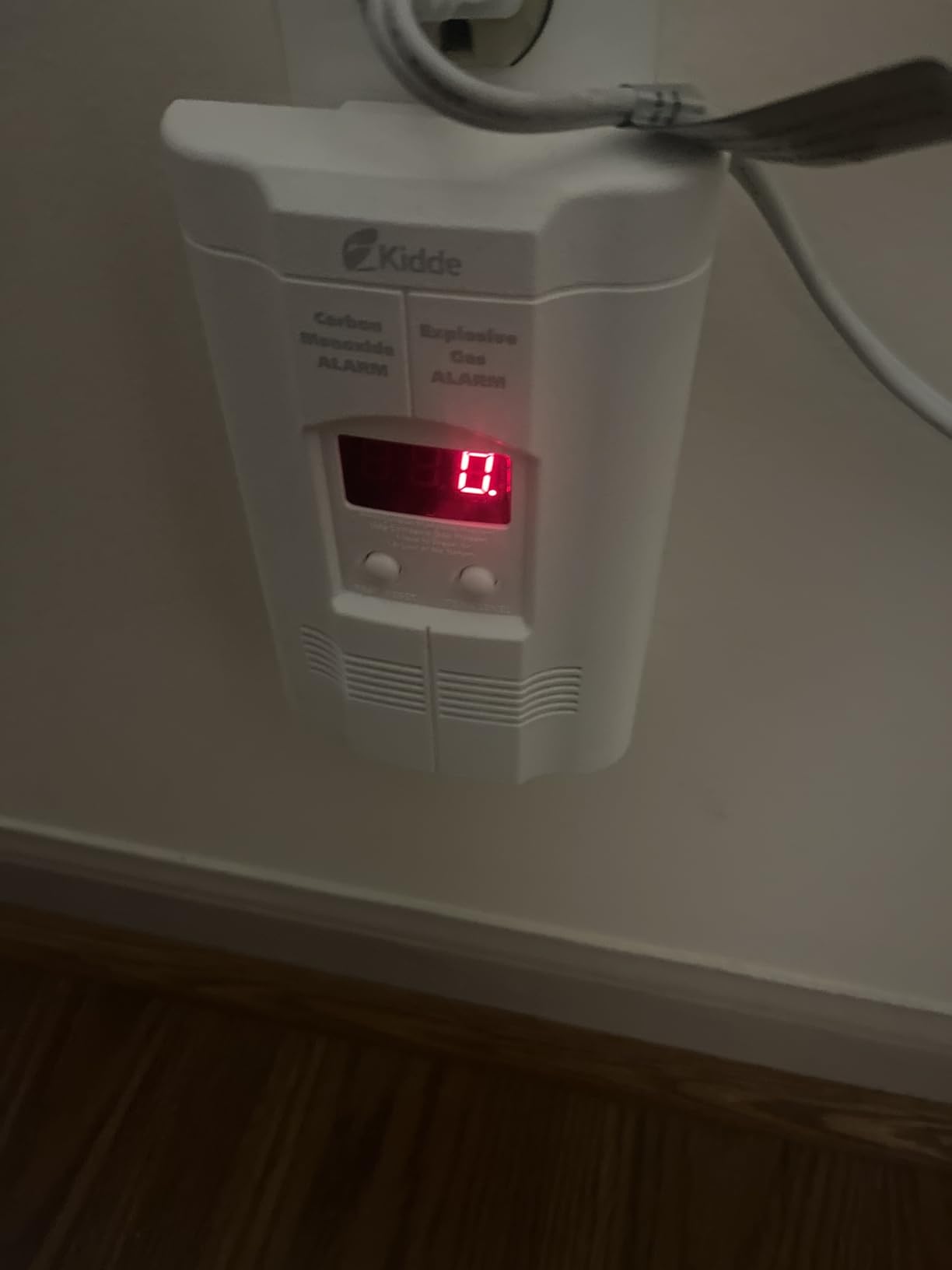 Kidde Carbon Monoxide + Explosive Gas, Natural Gas & Propane Alarm, Plug-in with 9V Battery Backup, Digital Display, 85 dB Alarm, LED Status Indicators, 3rd Edition customer photo 1