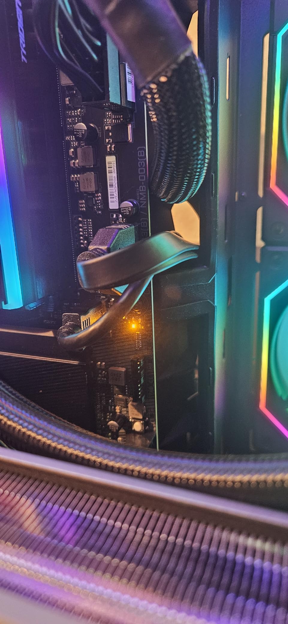 GIGABYTE GeForce RTX 5070 Ti Gaming OC 16G Graphics Card, 16GB 256-bit GDDR7, PCIe 5.0, WINDFORCE customer photo 1