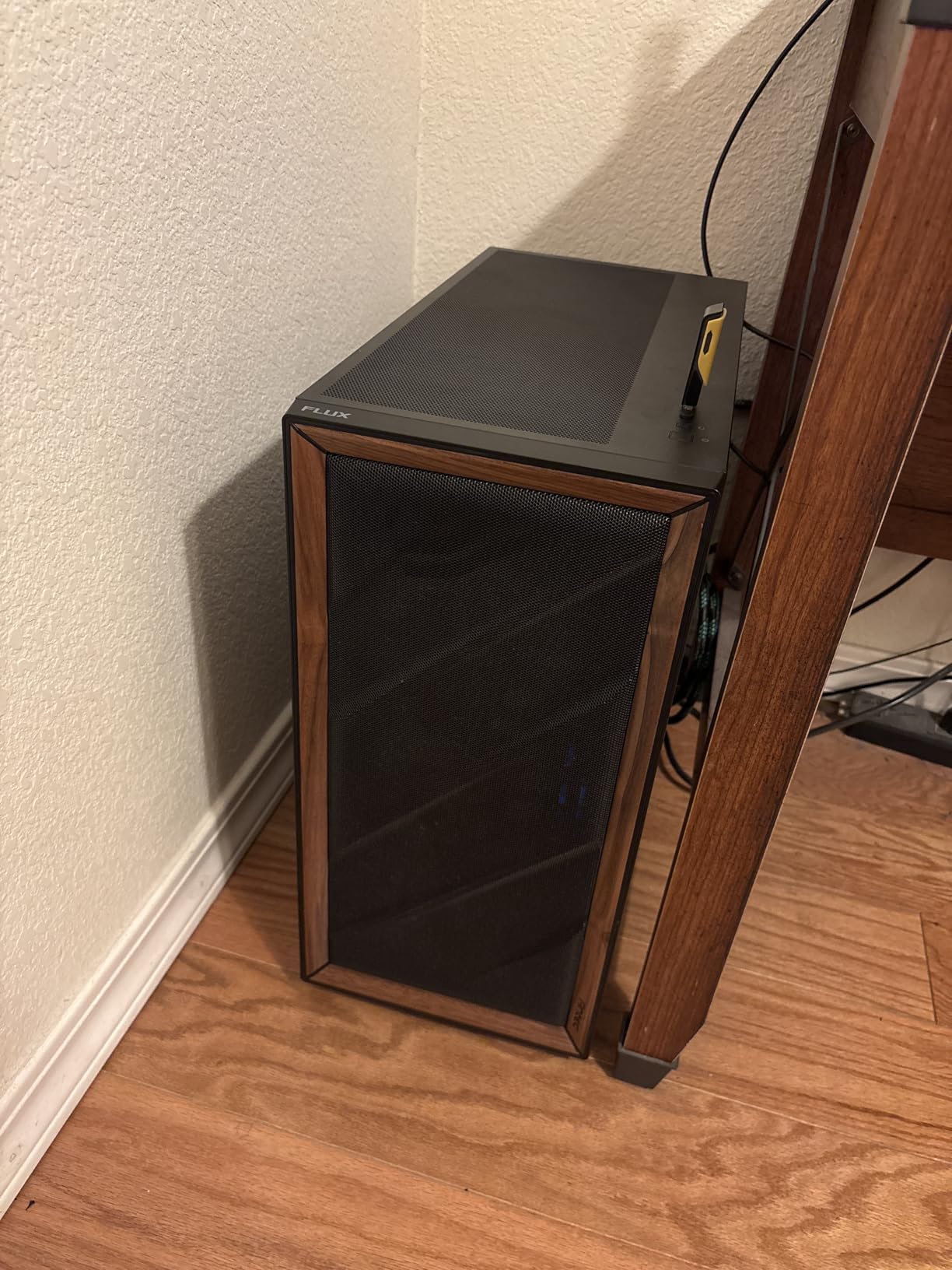 Antec Flux SE Silent Mid Tower E-ATX PC Case, 5 PWM Fans Included | Sound-Dampening Side Panels, Walnut Wood Front Panel, High-Airflow, 420mm Radiator Support customer photo 1