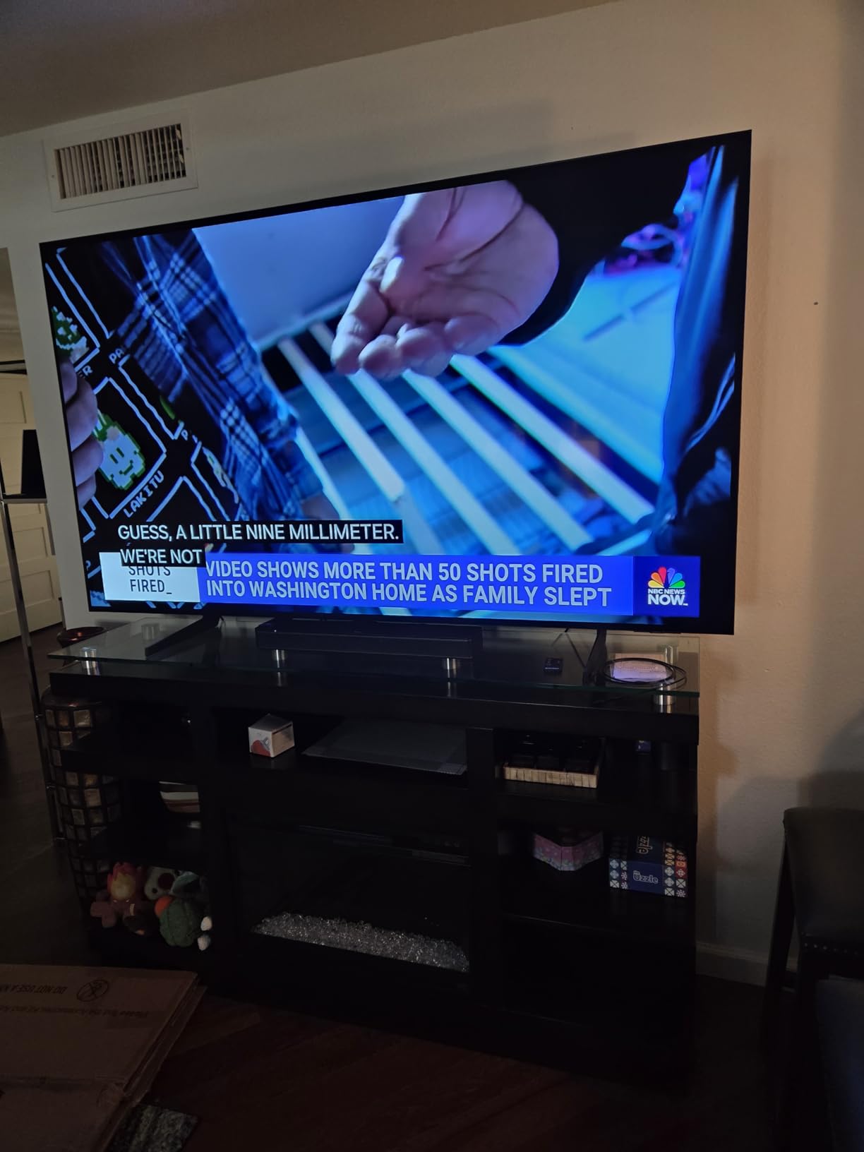 Samsung 77-Inch Class OLED 4K S85F Series, Vision AI Smart TV (2025 Model, 77S85F) Object Tracking Sound Lite w/Dolby Atmos, NQ4 AI Gen2 Processor, Contour Design, Color Booster Pro, Alexa Built-in customer photo 2