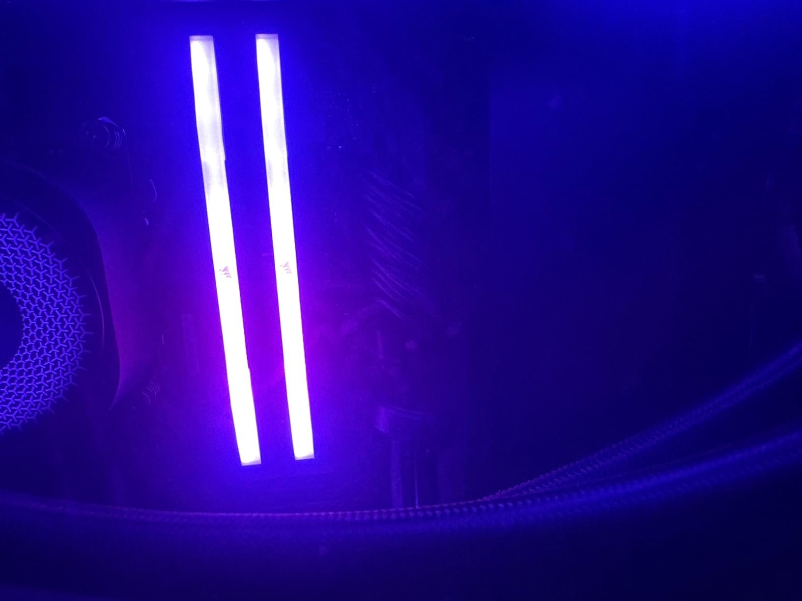 Corsair Vengeance RGB 32GB (2 x 16GB) DDR5-6000 PC5-48000 CL36 Dual Channel Desktop Memory Kit CMH32GX5M2M6000Z36 customer photo 1