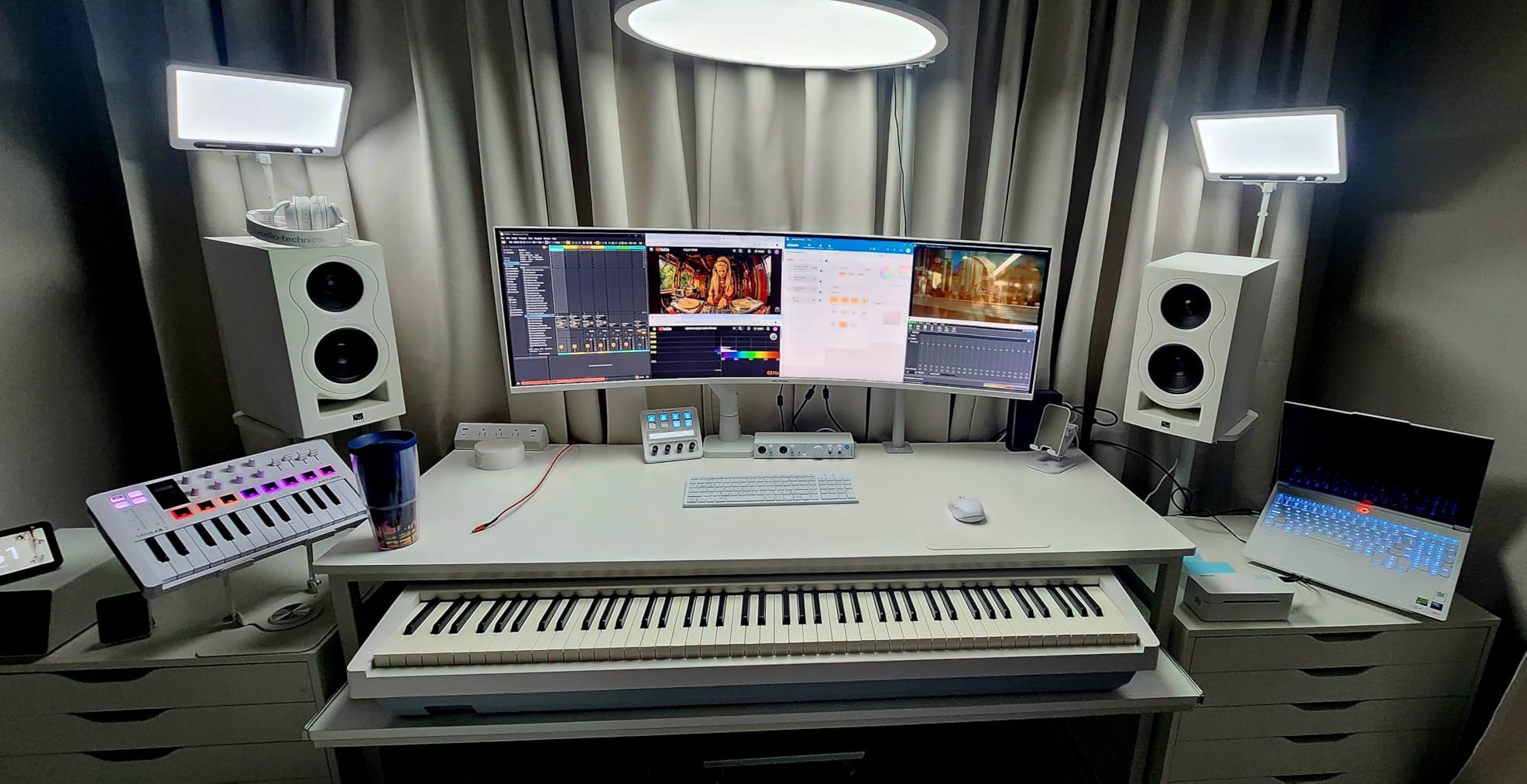 CalDigit TS5 Thunderbolt 5 Dock - 15 Port, 140W Charging, 80Gb/s TBT 5, Dual 8K@60Hz Displays, SD & microSD UHS-II, 2.5Gb Ethernet, 240W PSU customer photo 1