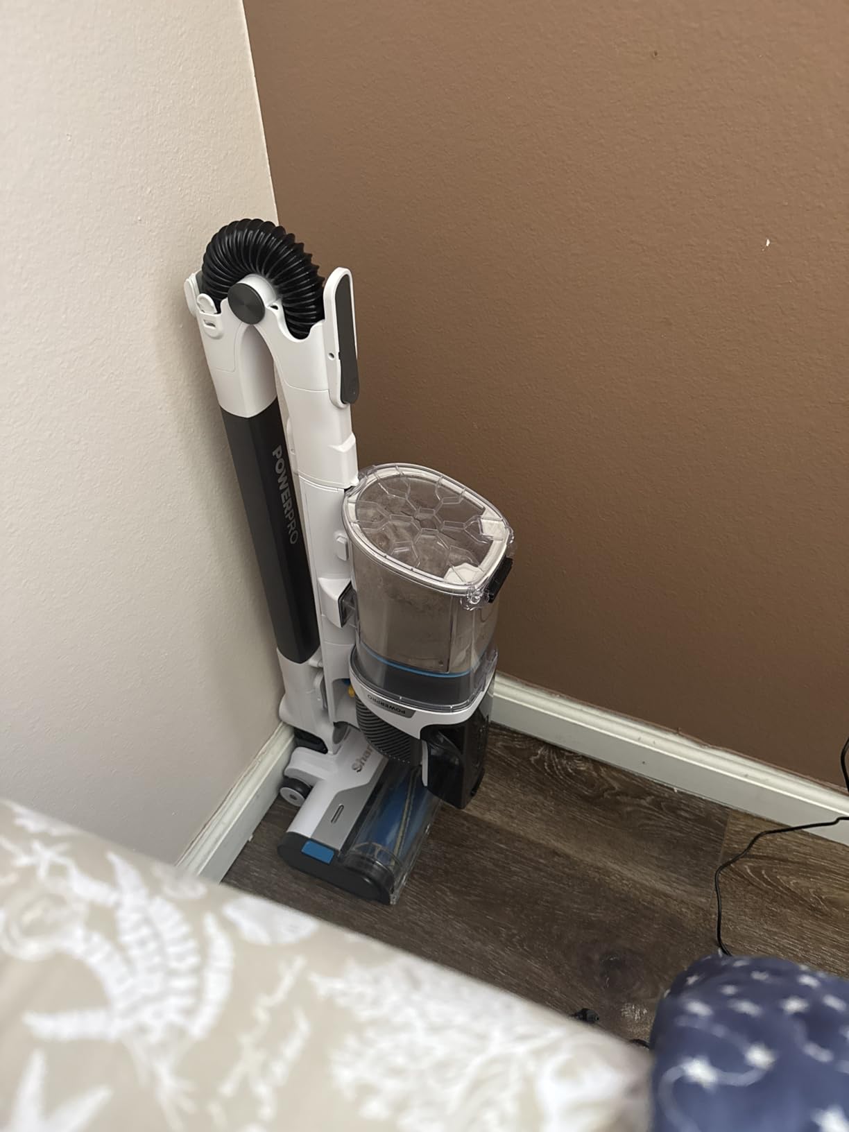 Shark PowerPro Flex Reveal Plus Cordless Vacuum, Java, IZ382H | FloorDetect & Dirt-Reveal Technology, HEPA Filter, for Carpets & Hard Floors, up to 50-Min Runtime, Powerful Pet Hair Pickup customer photo 2