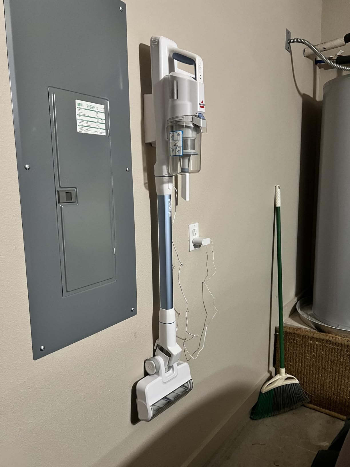Bissell PowerClean 200W Self-Standing Cordless Vacuum, 4173 customer photo 2