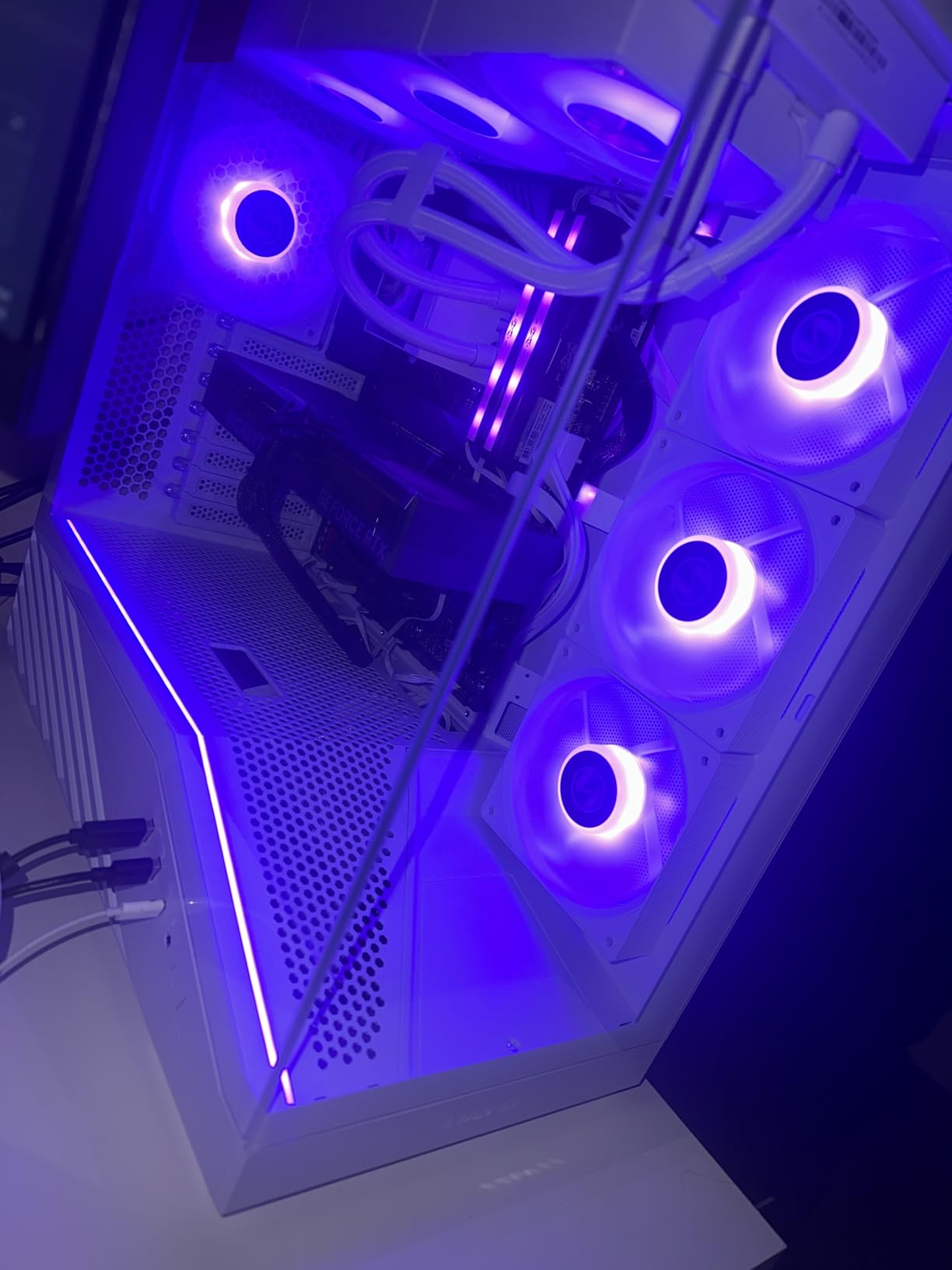 Lian Li Vector V100 ATX Mid-Tower PC Case with 4 ARGB PWM Fans, Black | Side I/O USB-C | Dust Filter | Support 420mm GPUs & 360mm Radiator | Included GPU Bracket | LED & Display Platform (V100RX) customer photo 2