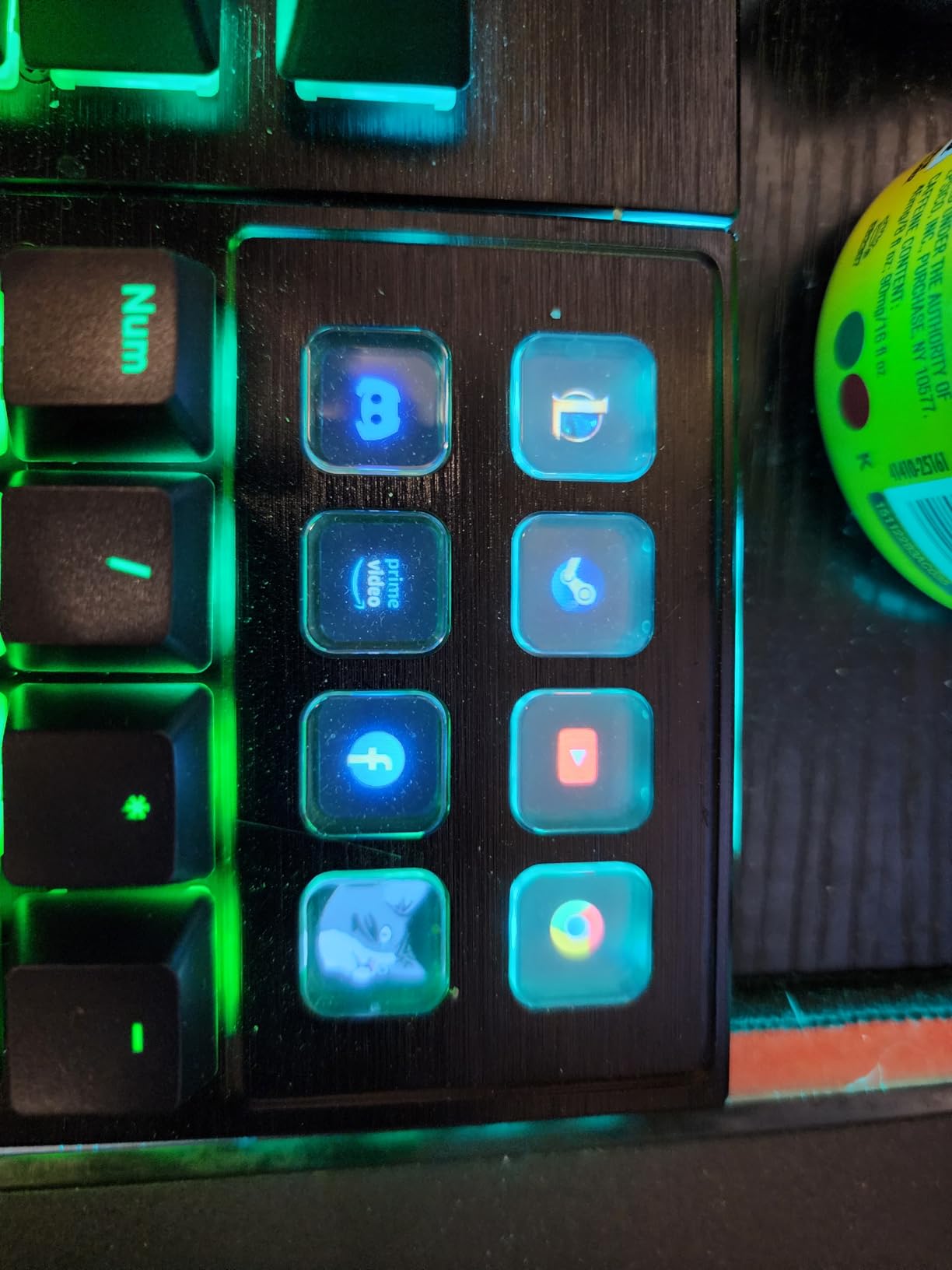 be quiet! Dark Mount Tactile, Gaming Keyboard, Mechanical Silent Switches | Hot-Swappable Numpad and Media Dock, Triple-layered dampening, PBT Double-Shot Keycaps, ARGB customer photo 1