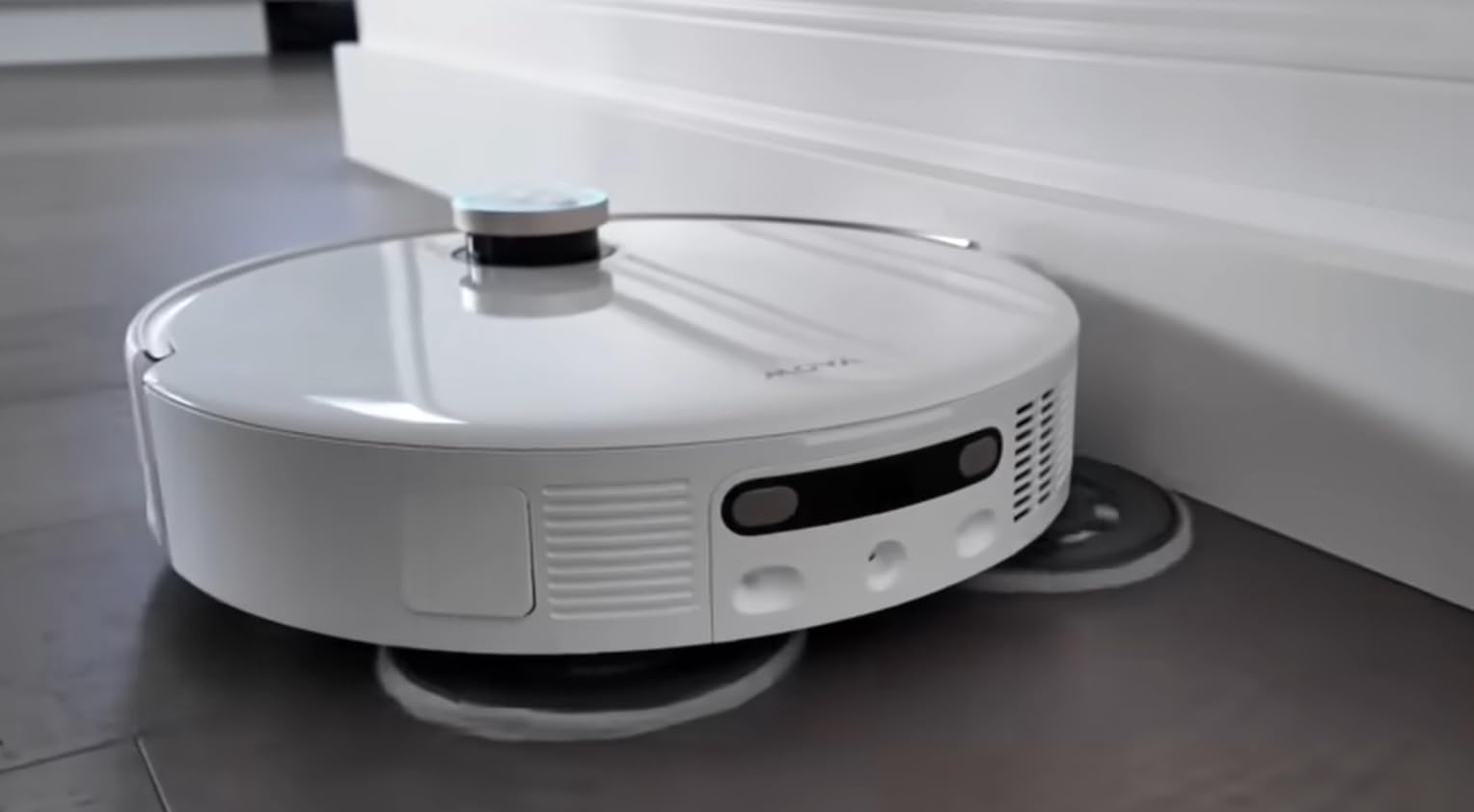 MOVA V50 Ultra Complete Robot Vacuum and Mop, 24,000Pa, Zero-Tangling | 2.28in Obstacle Overcoming, FlexiRise Navigation, 176°F Hot Water Mop Self-Cleaning & Fast Hot Air Drying, White customer photo 2