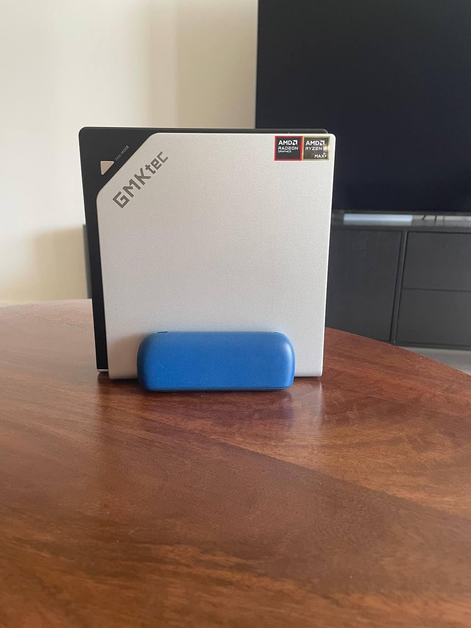 GMKtec EVO-X2 AI Mini PC AMD Ryzen AI Max+ 395 Up to 5.1GHz, 16C/32T | 64GB LPDDR5X 8000MHz (8GB*8) 1TB PCIe 4.0 SSD, Quad Screen 8K Display, WiFi 7, USB4, SD Card Reader 4.0 customer photo 2