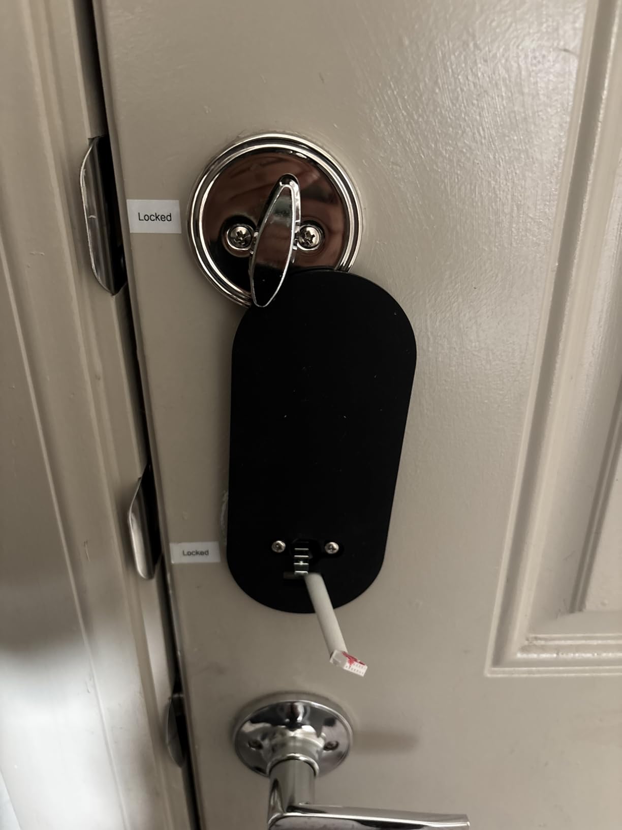 Tapo Smart Wi-Fi Deadbolt Door Lock, Keyless Tactile Buttons, DL100 | Customized Access with in-App Monitoring, Auto-Lock, IP54 Weatherproof, BHMA Grade 3, Compatible with Standard Door Sizes customer photo 1