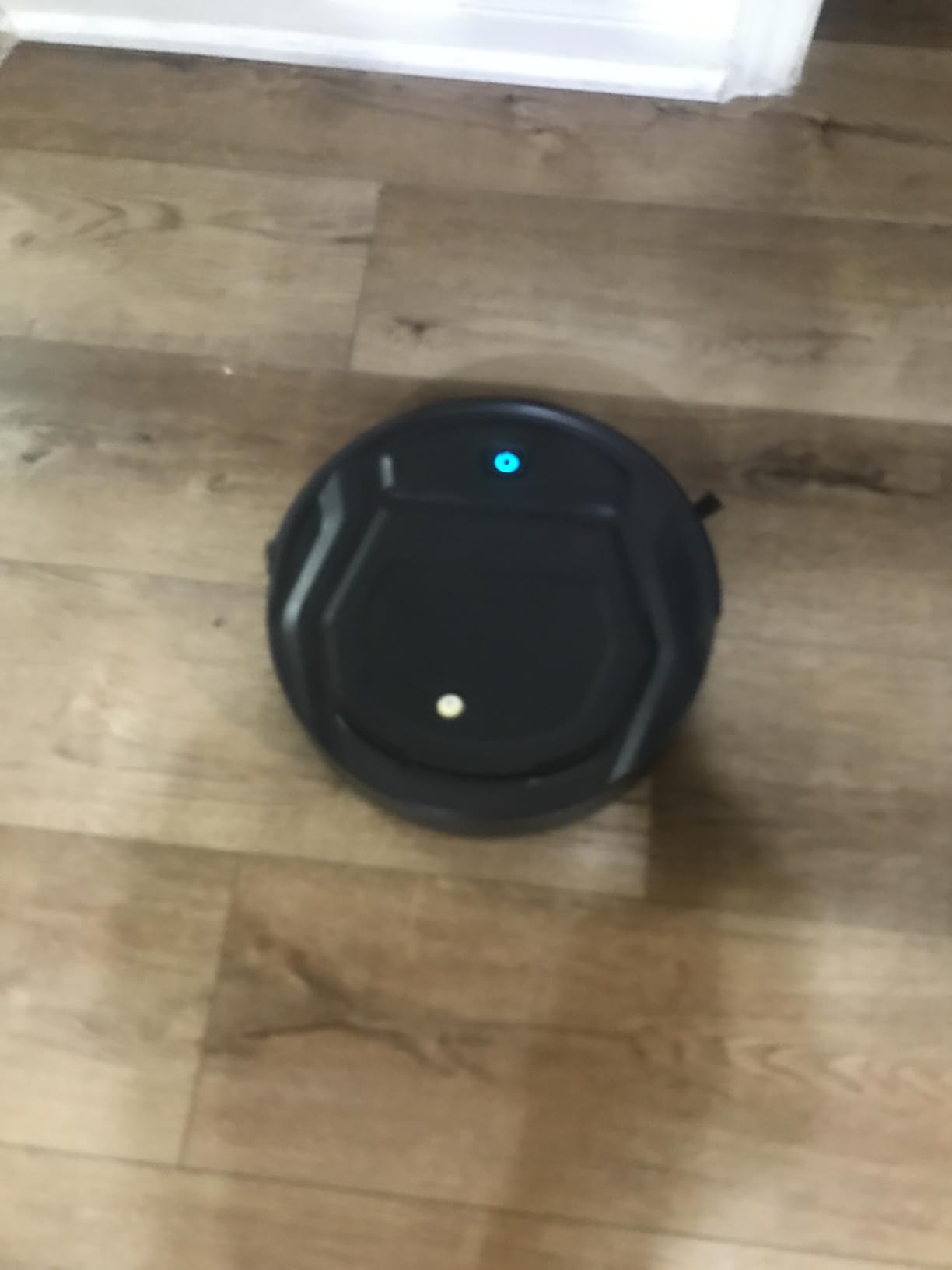 Lefant M210 Pro Robot Vacuum, 4000Pa Suction, 200 Mins Runtime, Quiet, Ultra-Slim, Self-Charging Robotic Vacuum Cleaner, WiFi/App/Alexa Control, Ideal for Pet Hair & Hard Floors customer photo 1
