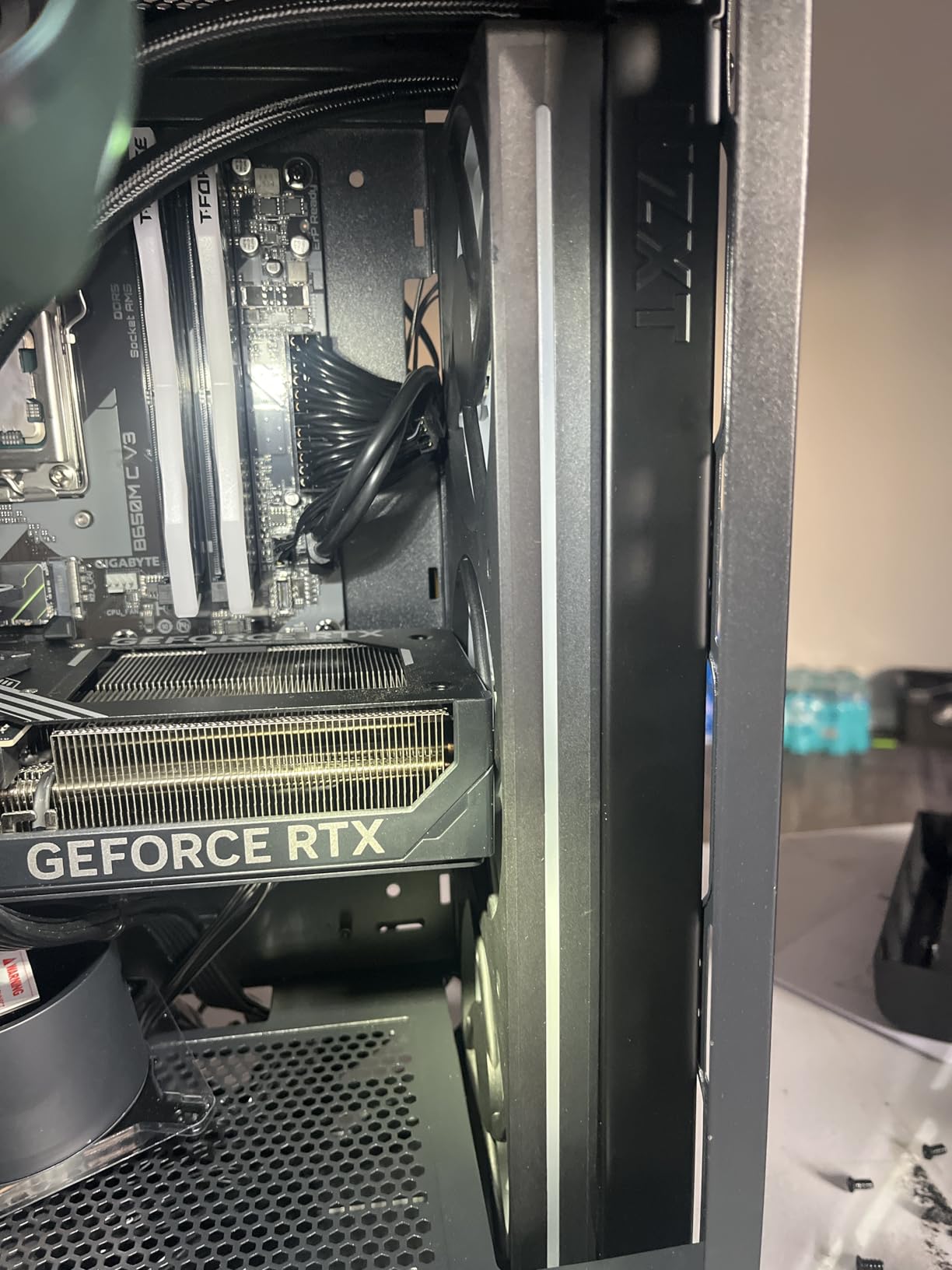 NZXT Kraken Plus 360 RGB - 360mm AIO CPU Cooler, LCD, White, Customizable LCD, F360 RGB Core Fan, Turbine Pump customer photo 1