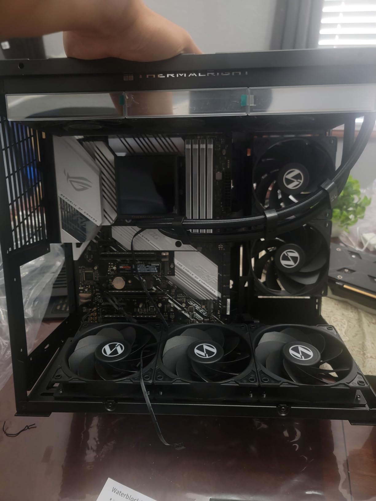 Lian Li O11D MINI V2 Flow-ATX Mid-Tower PC Case-Black-O11DMIV2FX | Panoramic View, High-Performance Airflow, Includes 5 x 120mm Reverse Blade Fans, Cable Management customer photo 1